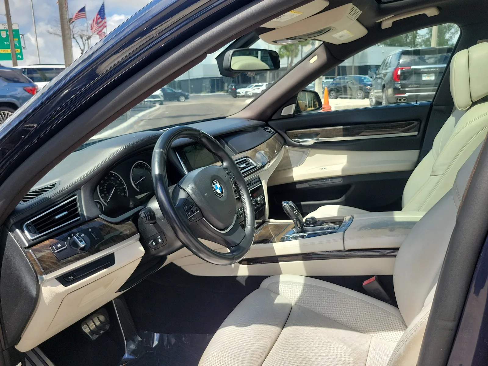 2013 BMW 7 Series 750Li xDrive photo 12