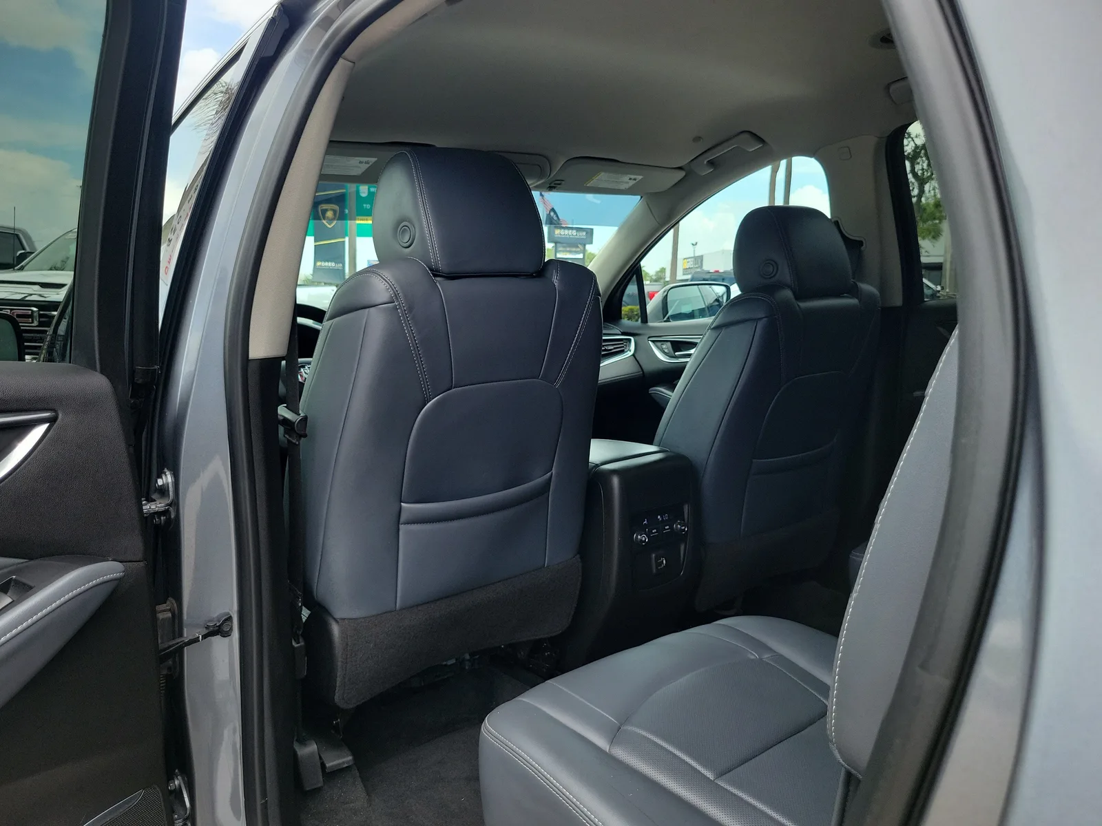 2021 Buick Enclave Essence photo 14