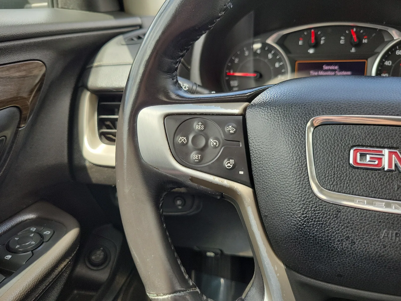 2019 GMC Terrain Denali photo 22