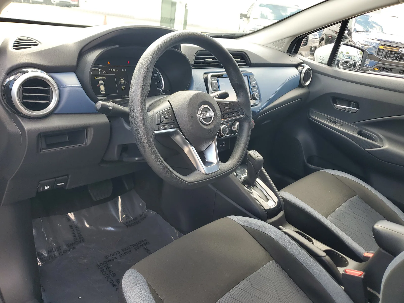 2025 Nissan Versa SV photo 9