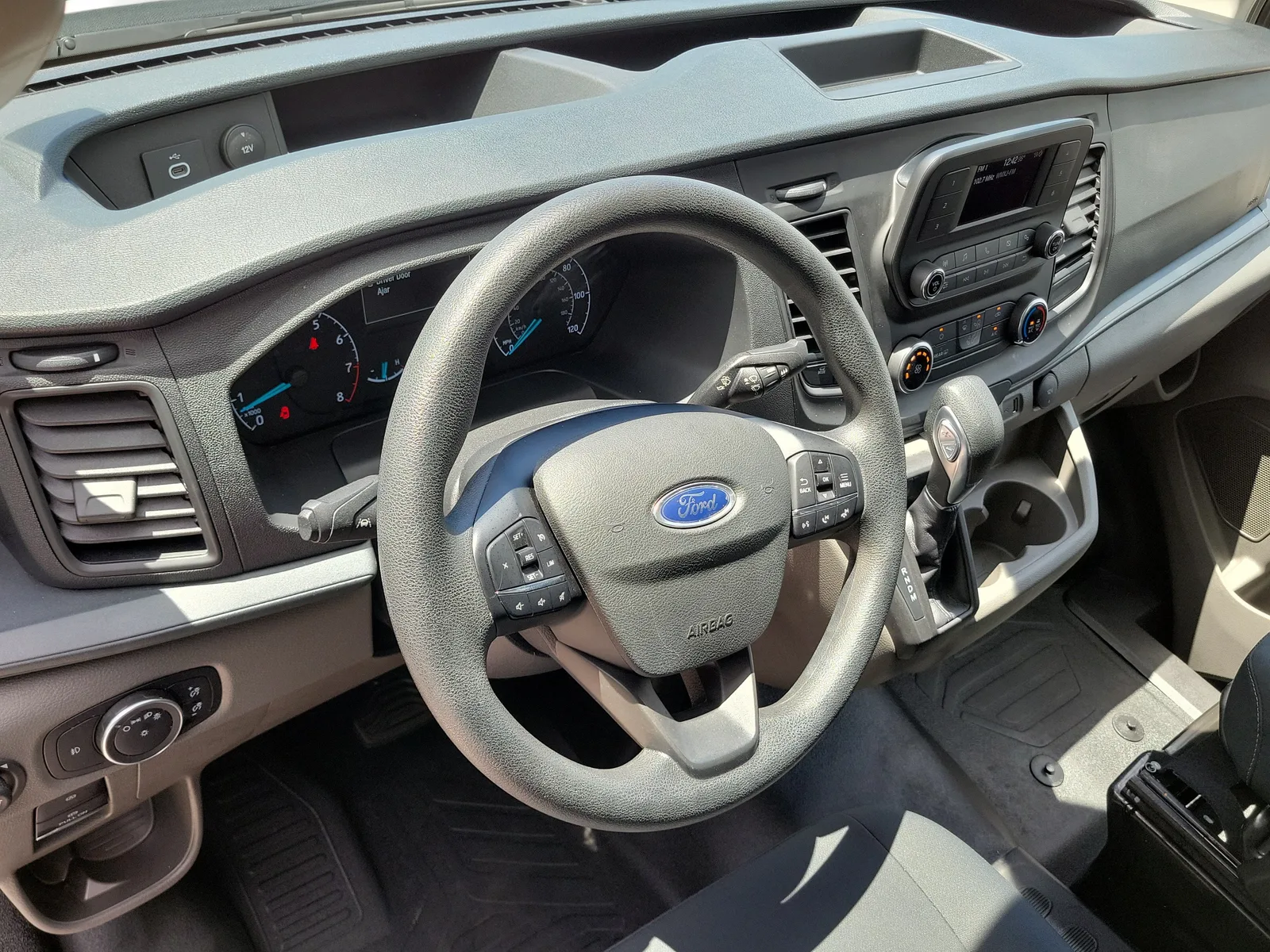 2025 Ford Transit Cargo Van Base photo 9