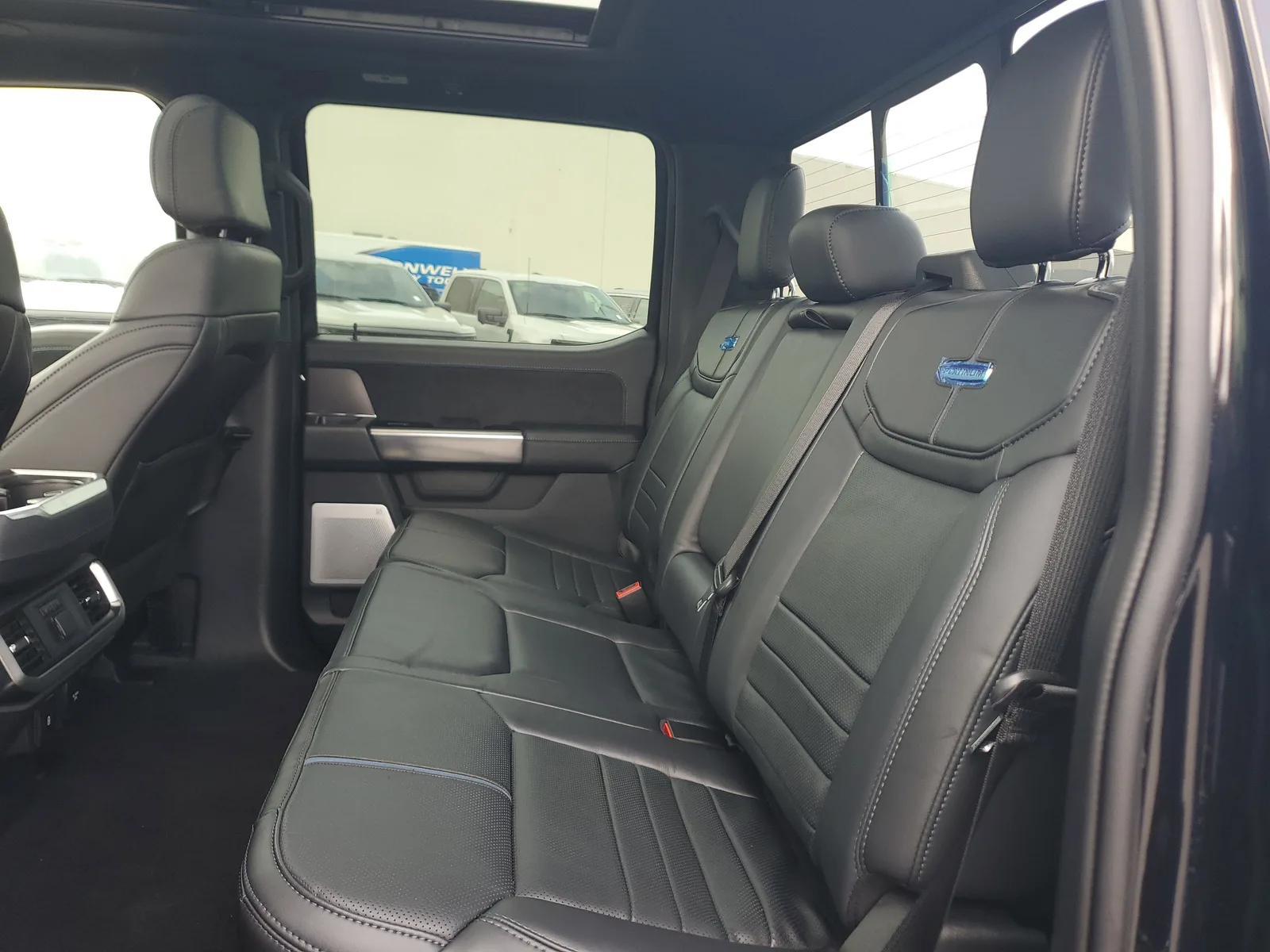2025 Ford F-150 Platinum photo 13