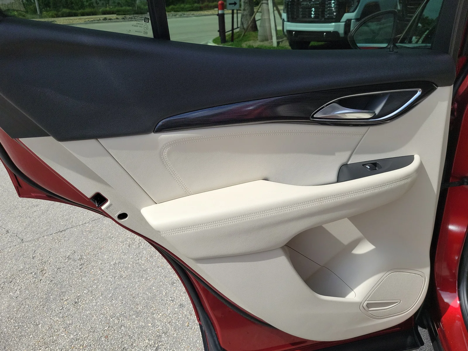 2022 Buick Envision Essence photo 27