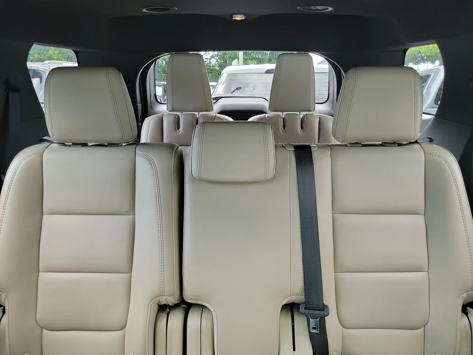2013 Ford Explorer XLT photo 18
