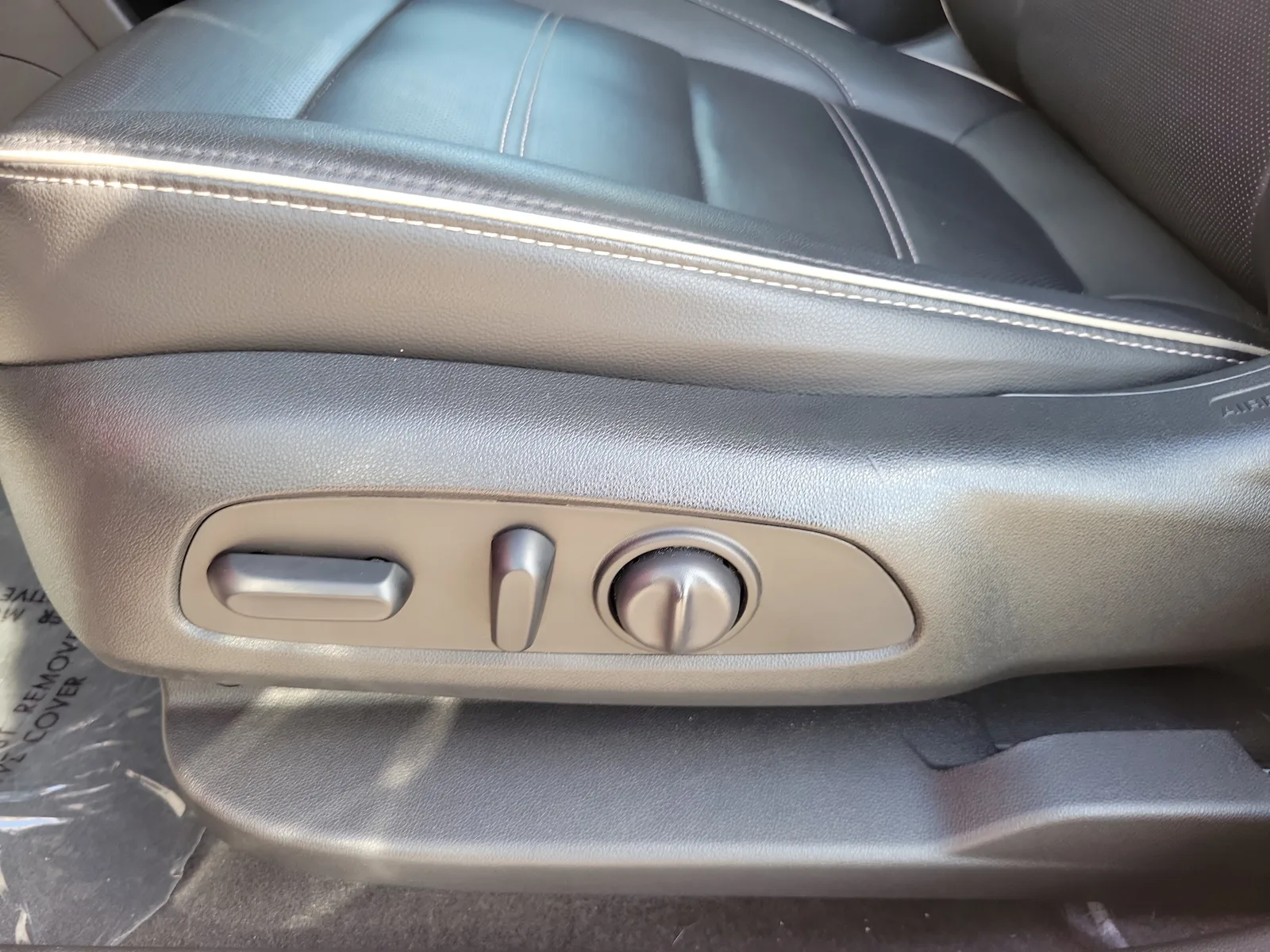 2020 GMC Acadia Denali photo 13