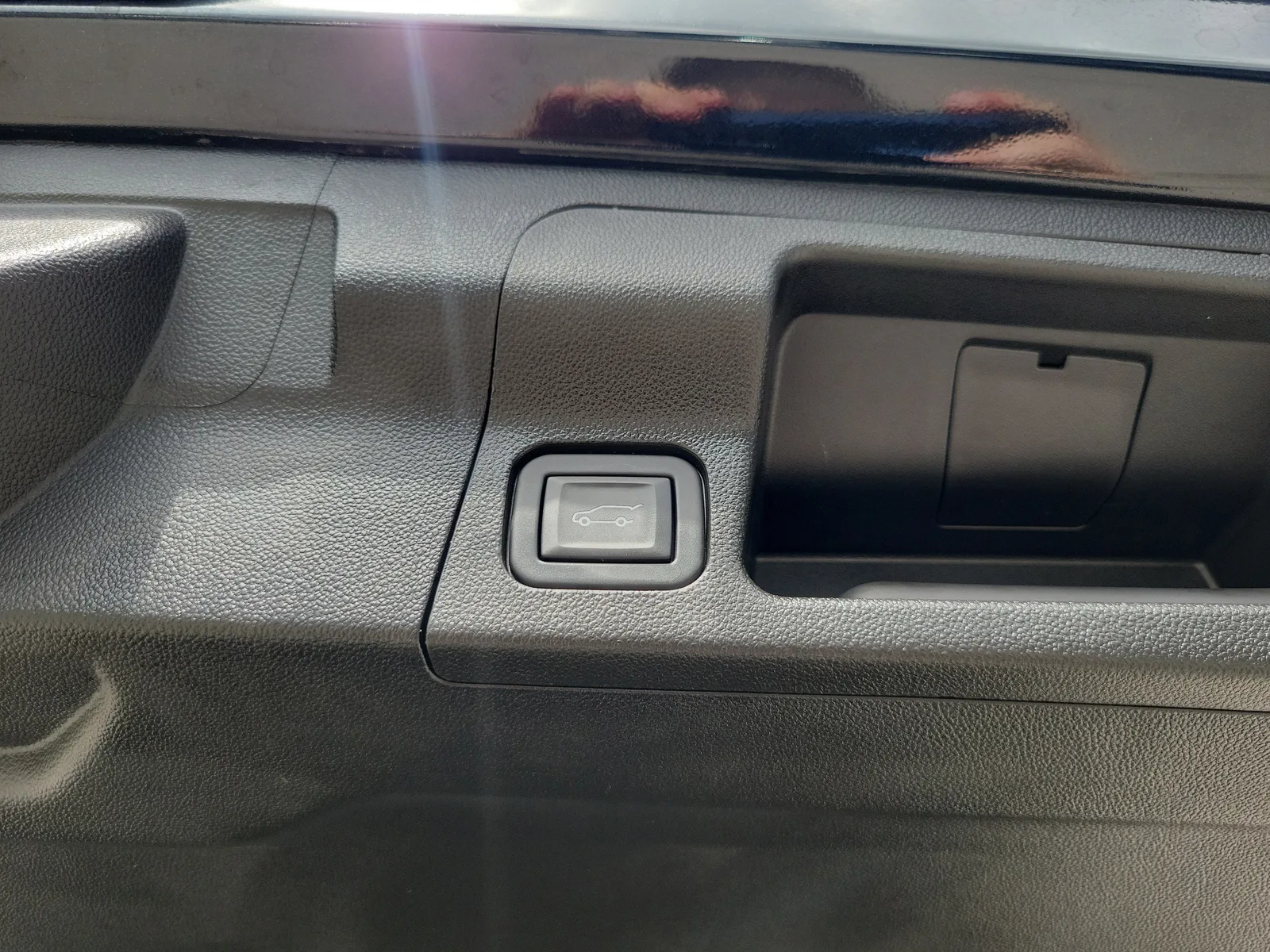 2023 GMC Acadia SLE photo 16