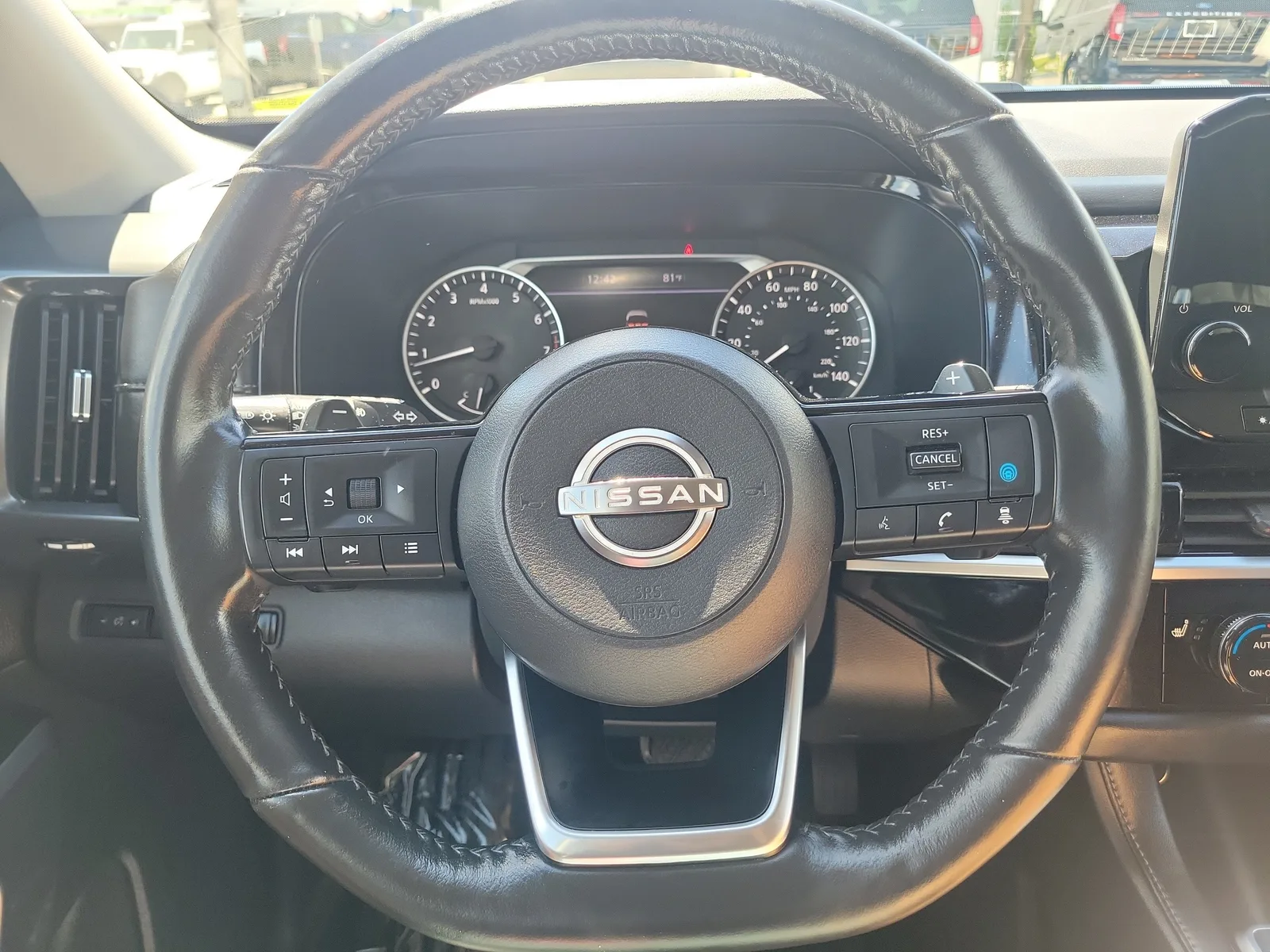 2022 Nissan Pathfinder SL photo 19