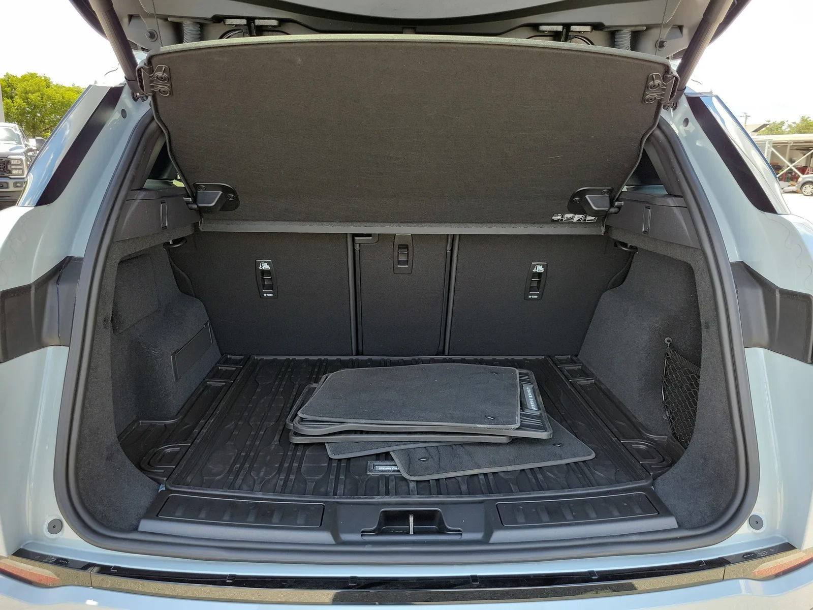 2026 Land Rover Range Rover Evoque Core S photo 17