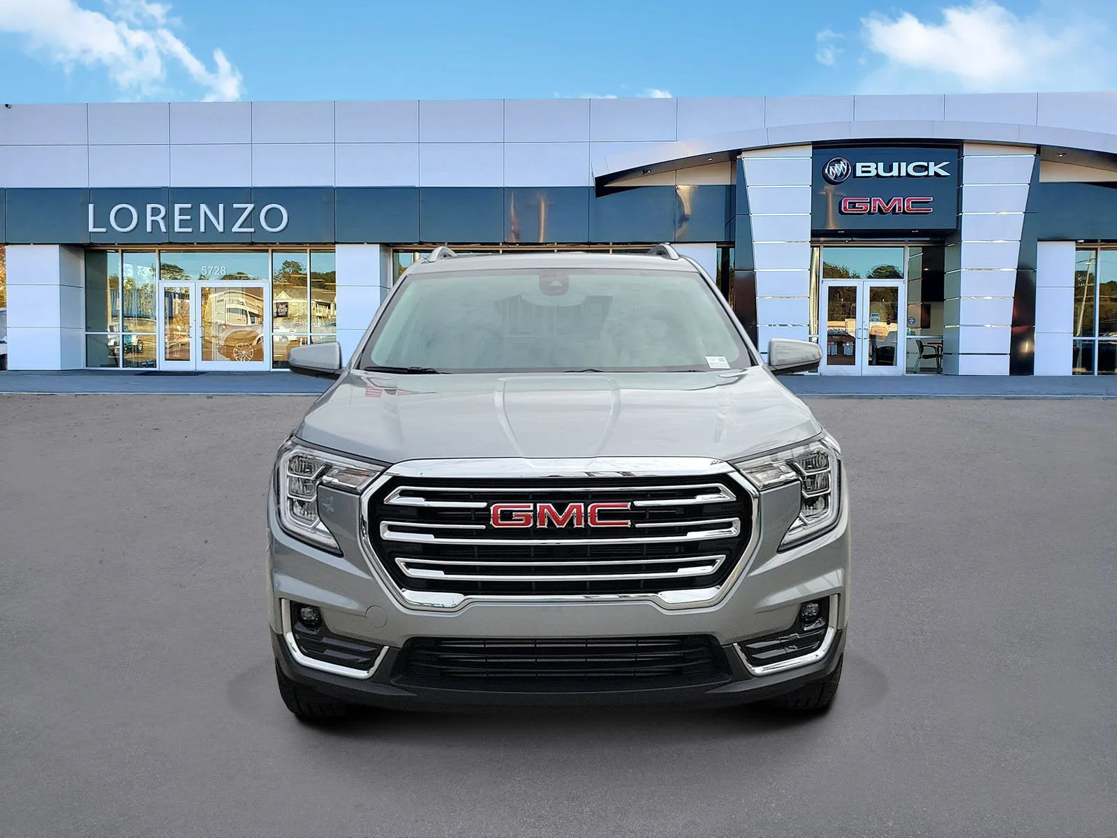 2024 GMC Terrain SLT photo 2