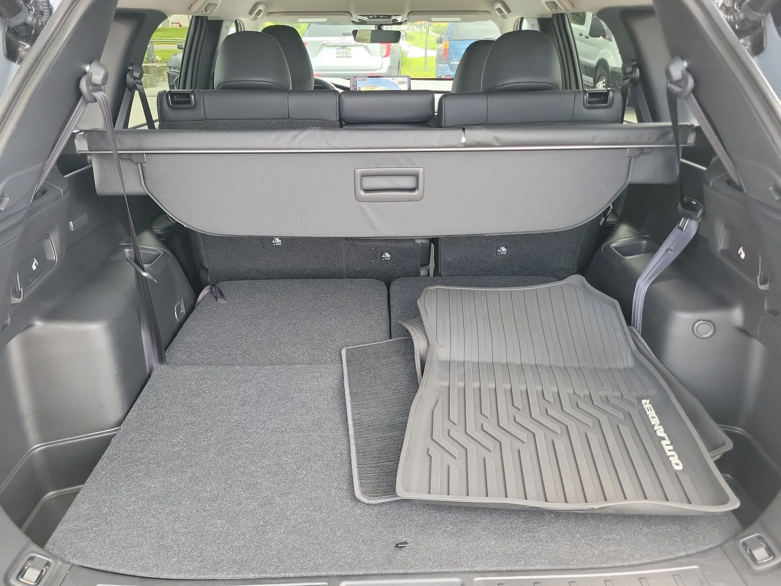 2025 Mitsubishi Outlander SE photo 16