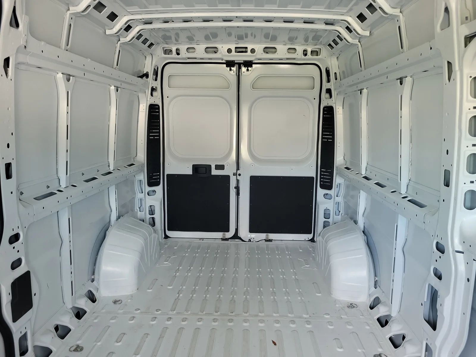 2026 RAM ProMaster Cargo Van Tradesman photo 12