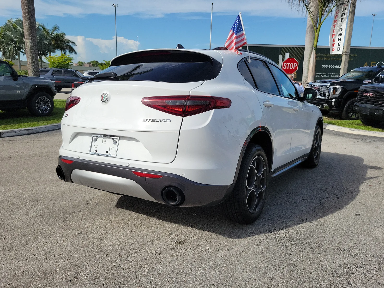 2023 Alfa Romeo Stelvio Ti photo 5