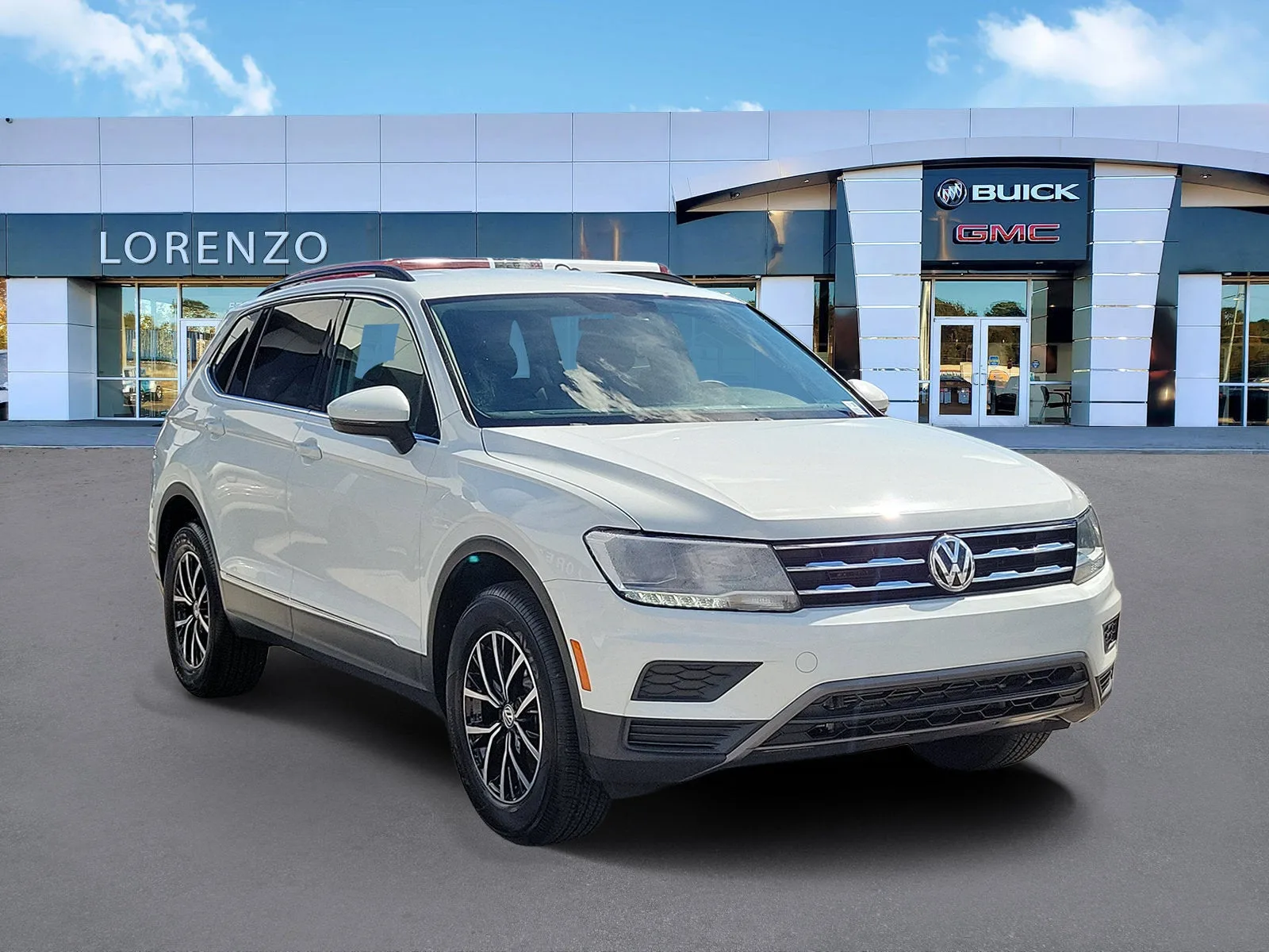 2021 Volkswagen Tiguan SE photo 3