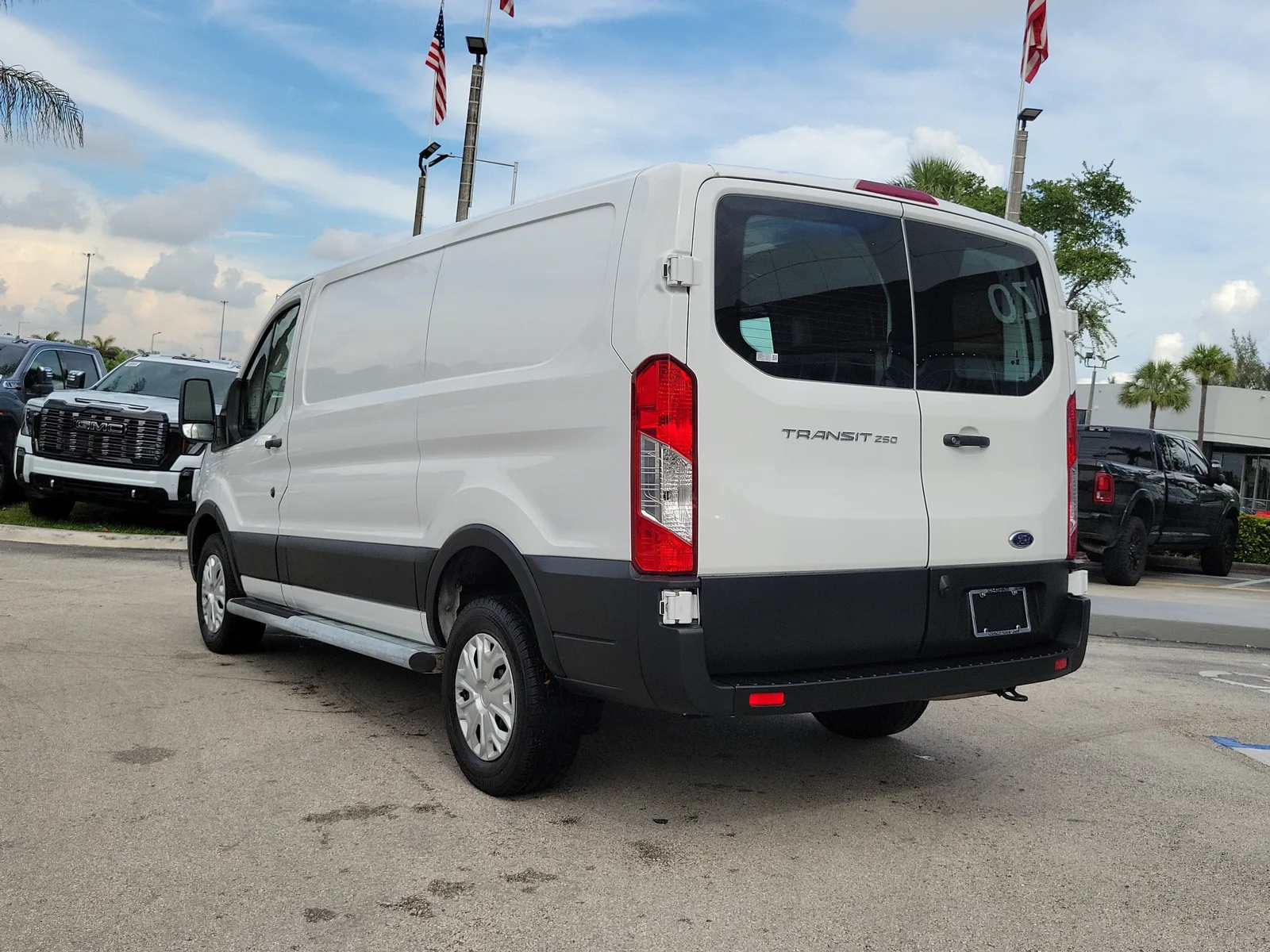 2025 Ford Transit Cargo Van T250 photo 7