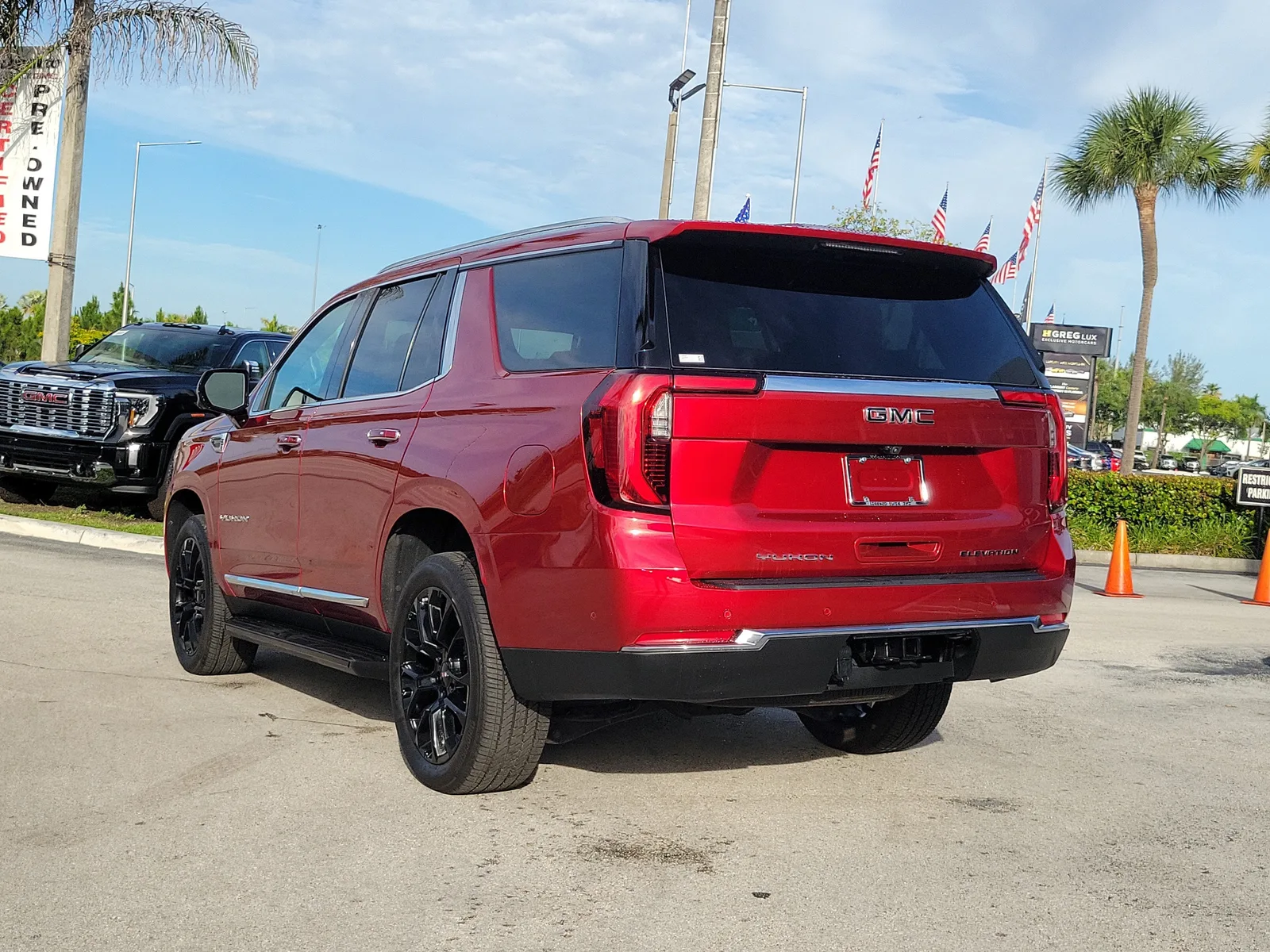 2025 GMC Yukon Elevation photo 7