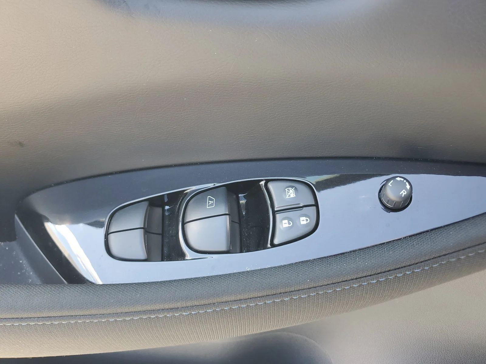 2024 Nissan LEAF SV PLUS photo 26