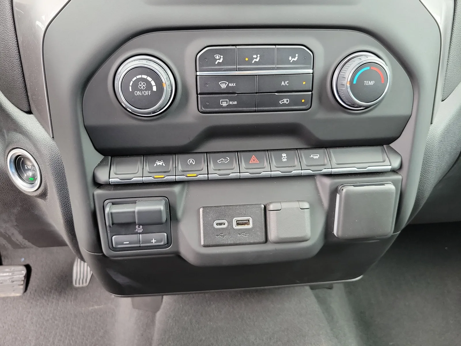 2024 Chevrolet Silverado 1500 Custom photo 30