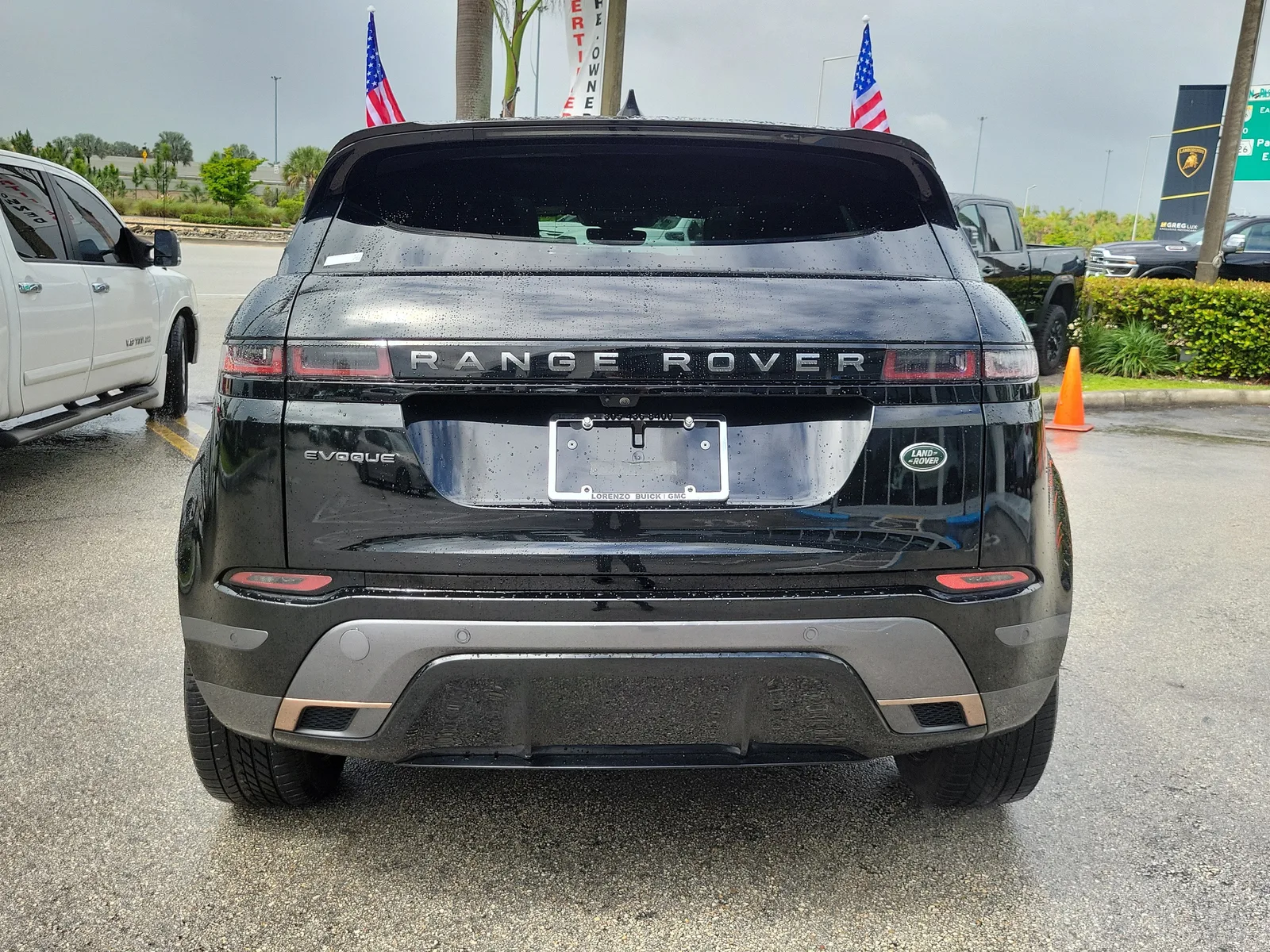 2023 Land Rover Range Rover Evoque R-Dynamic SE photo 6