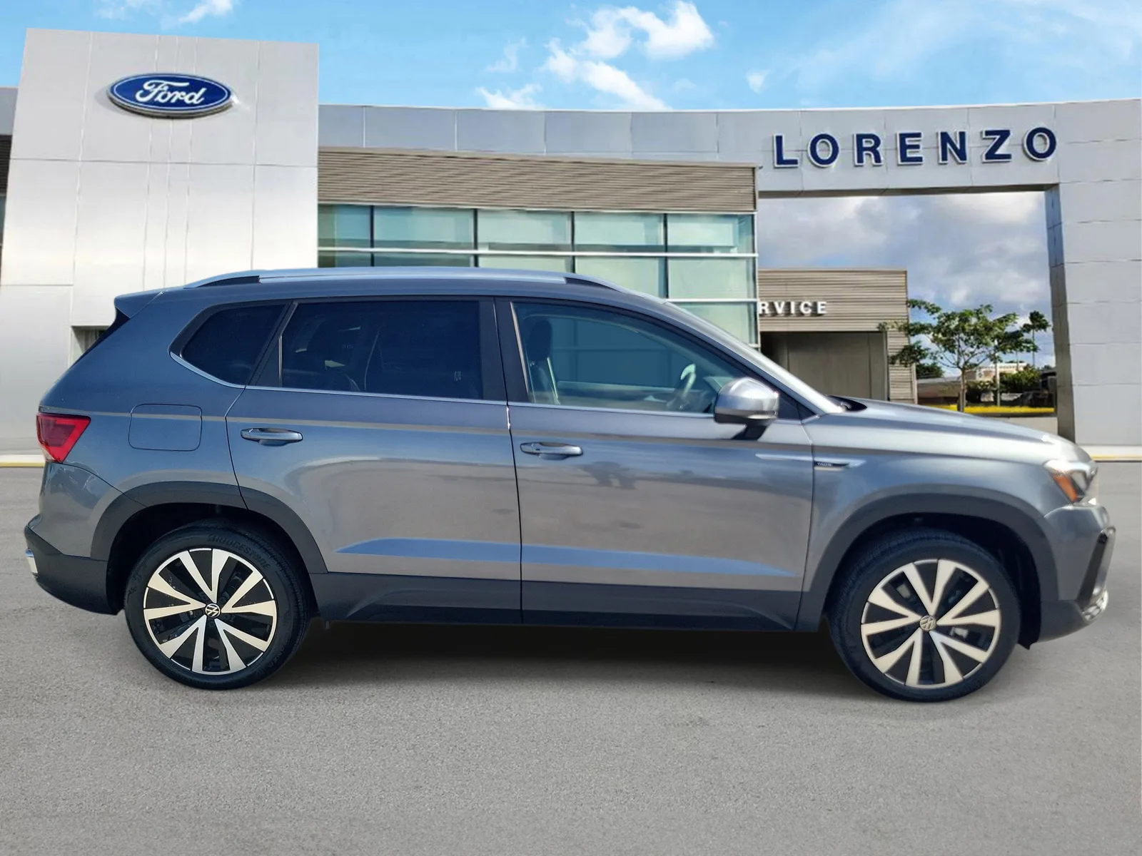 2022 Volkswagen Taos SE photo 4