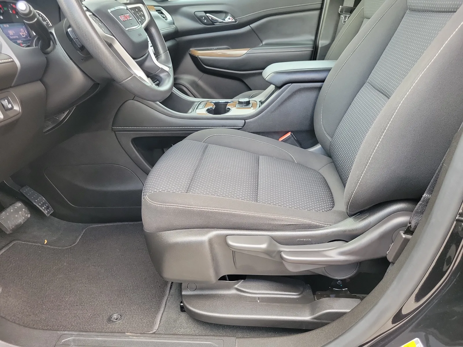 2023 GMC Acadia SLE photo 12
