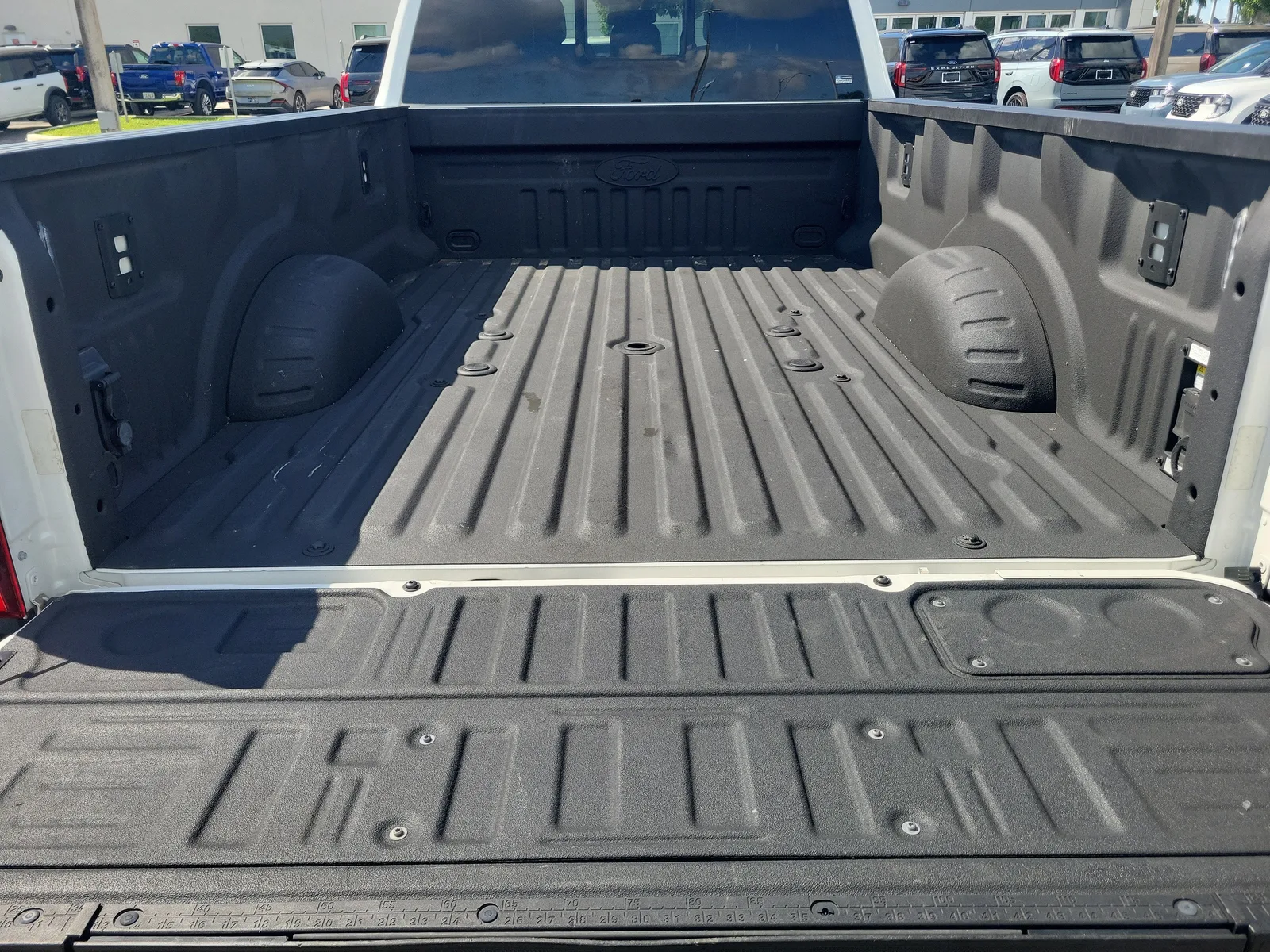 2024 Ford Super Duty F-350 DRW Platinum 4WD photo 32