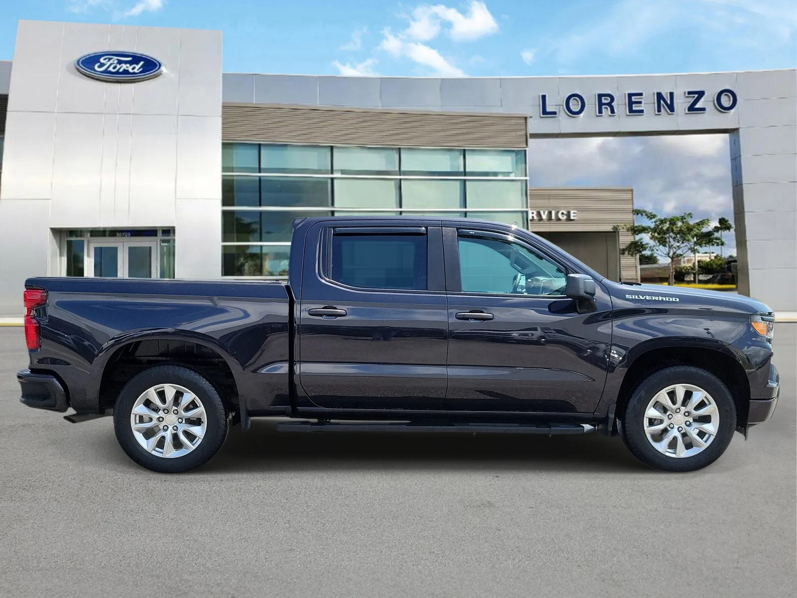 2023 Chevrolet Silverado 1500 Custom photo 4
