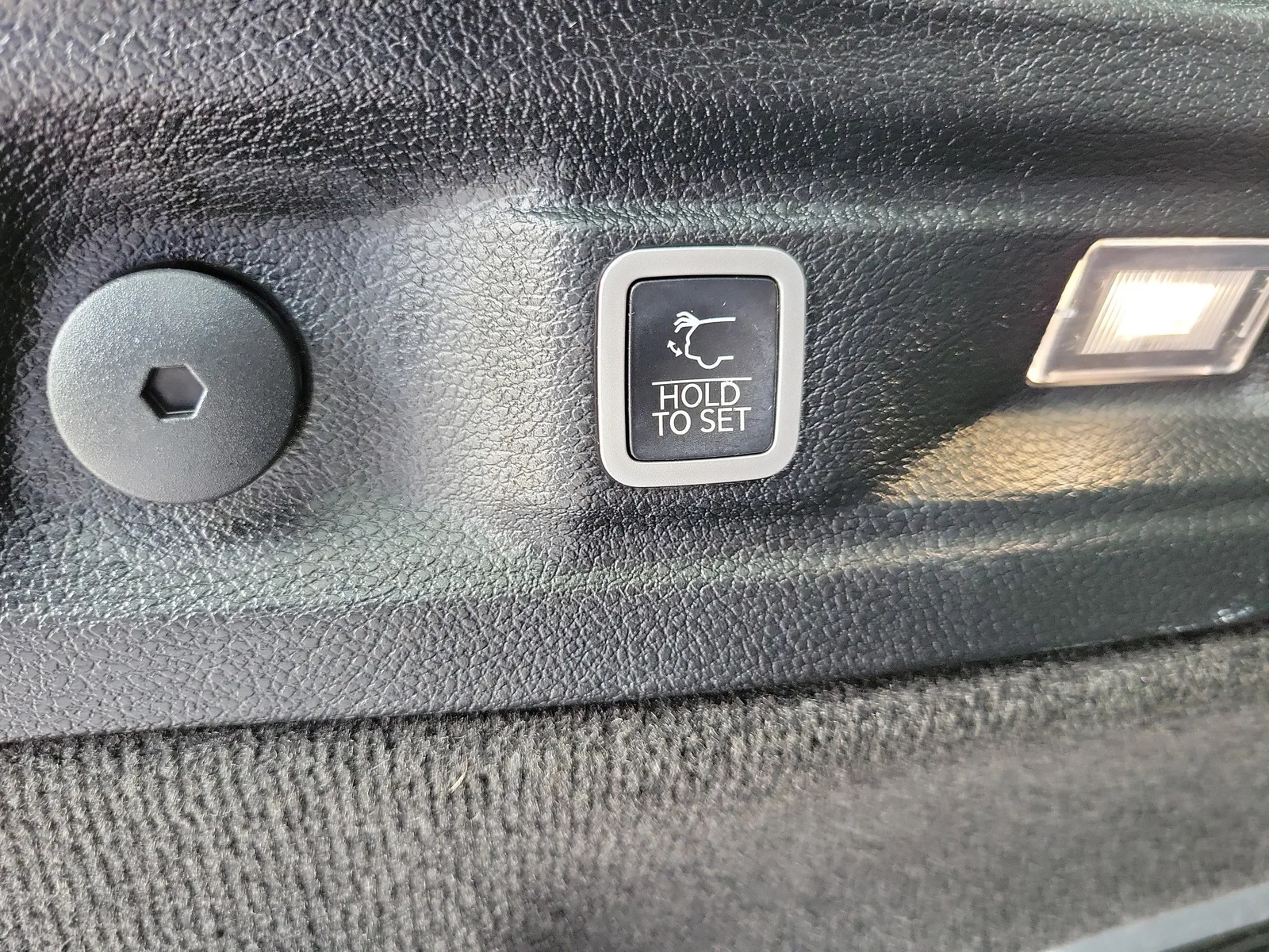 2021 Jeep Grand Cherokee L Overland photo 18