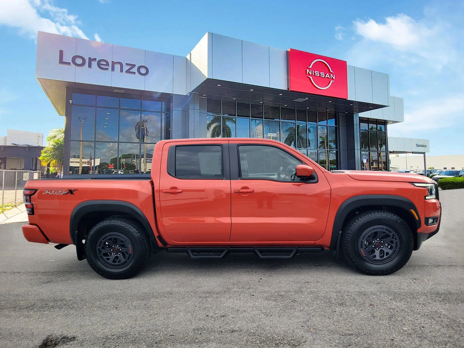 2025 Nissan Frontier Crew Cab PRO-X® photo 4