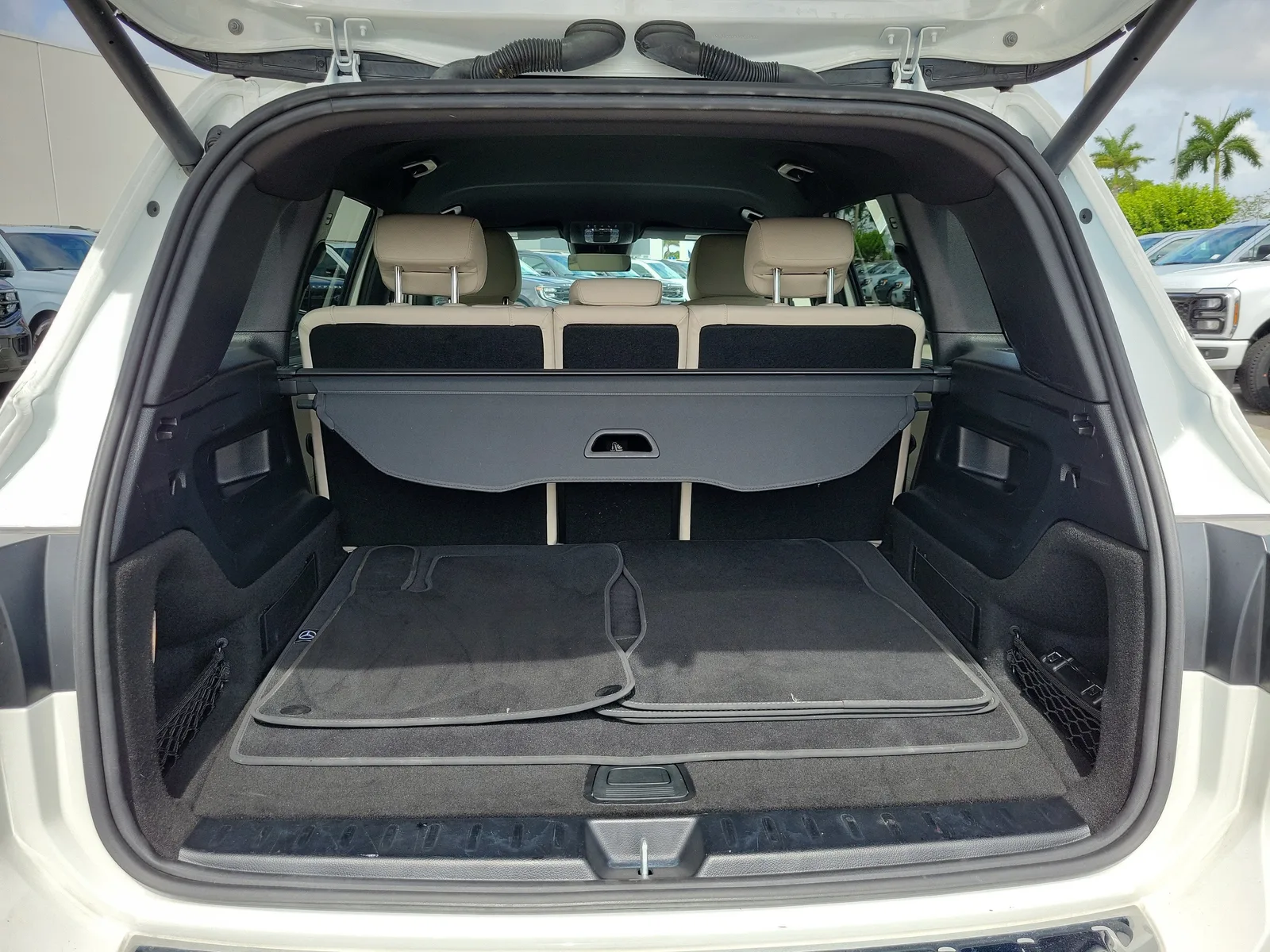 2025 Mercedes-Benz GLB GLB 250 photo 13