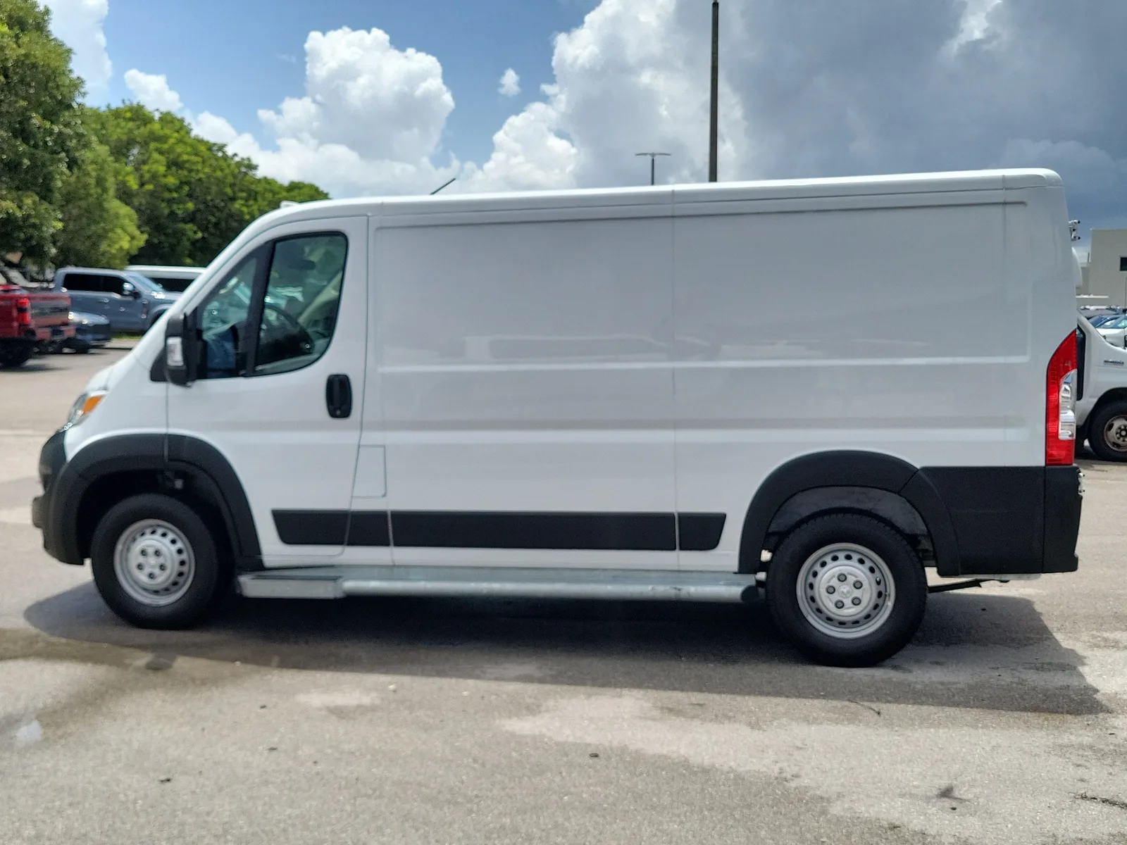 2025 RAM ProMaster Cargo Van Tradesman photo 8