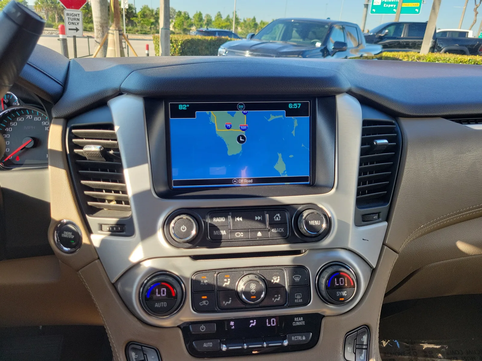 2019 GMC Yukon SLT photo 10