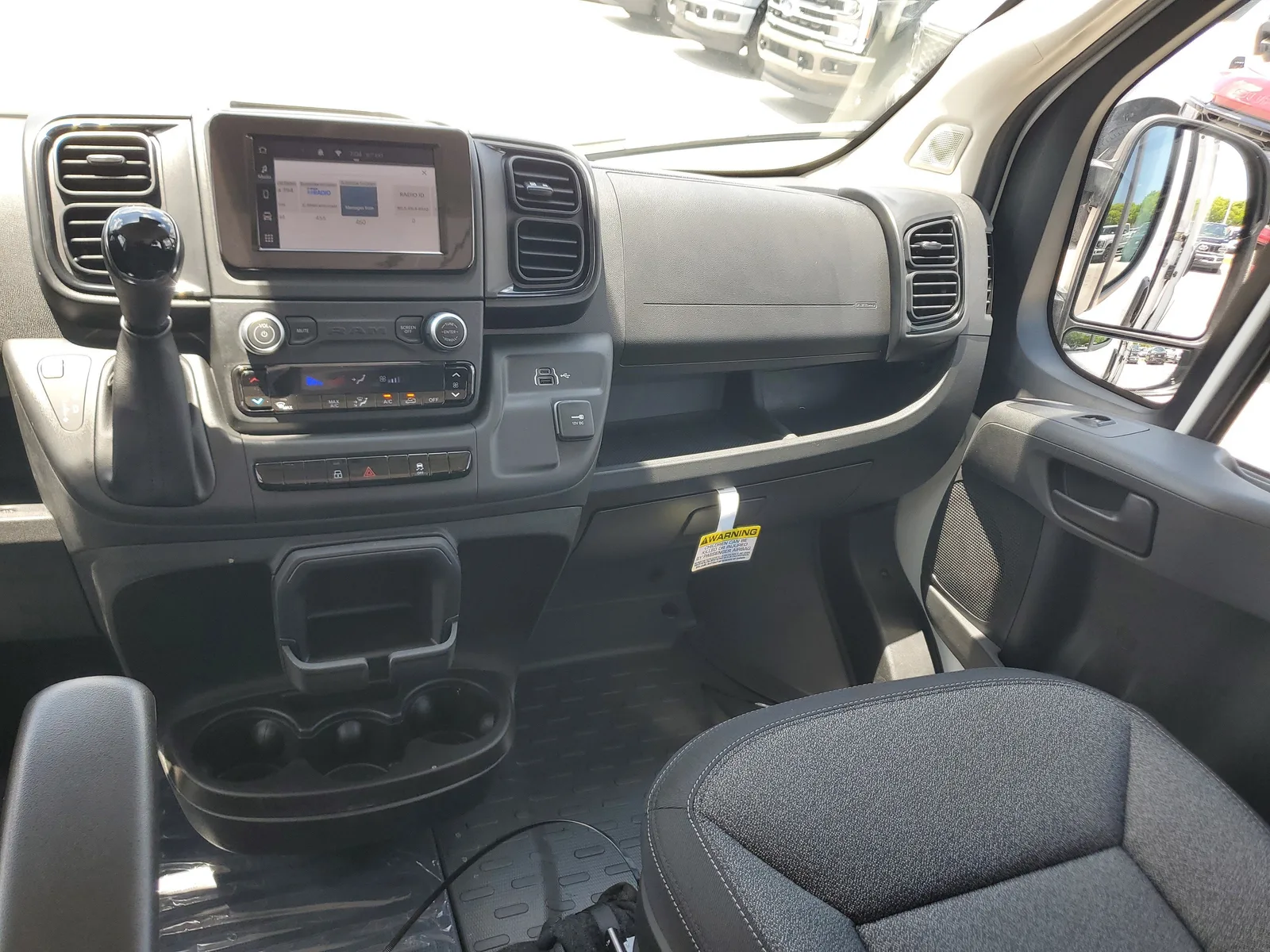 2025 RAM ProMaster Cargo Van Tradesman photo 17