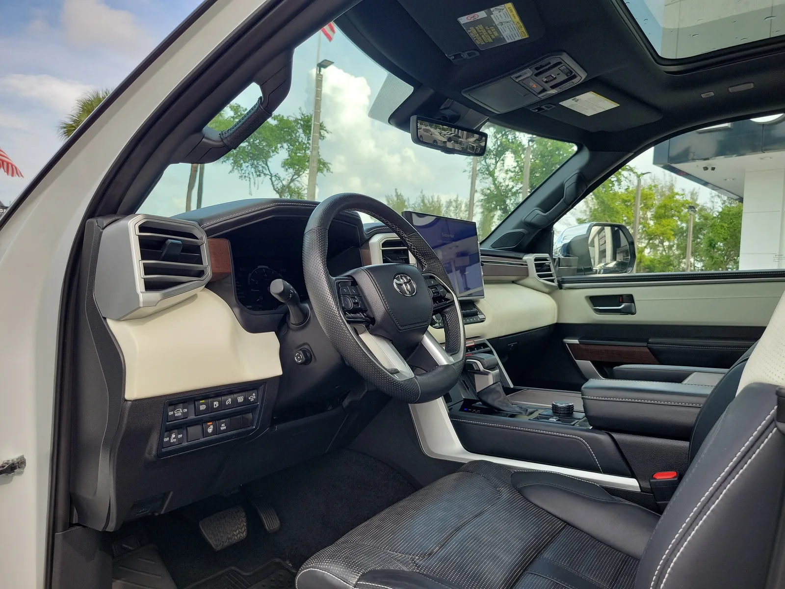 2025 Toyota Sequoia SR5 photo 9