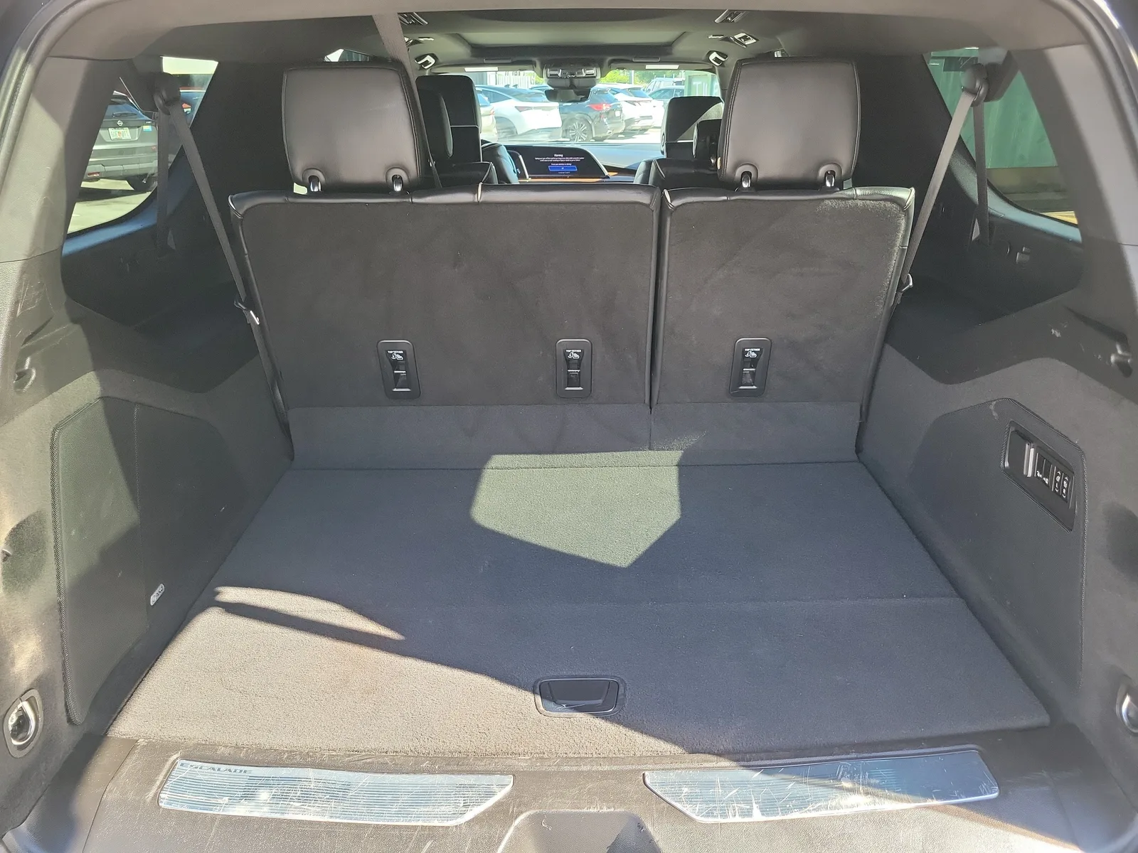 2023 Cadillac Escalade ESV 4WD Premium Luxury photo 17
