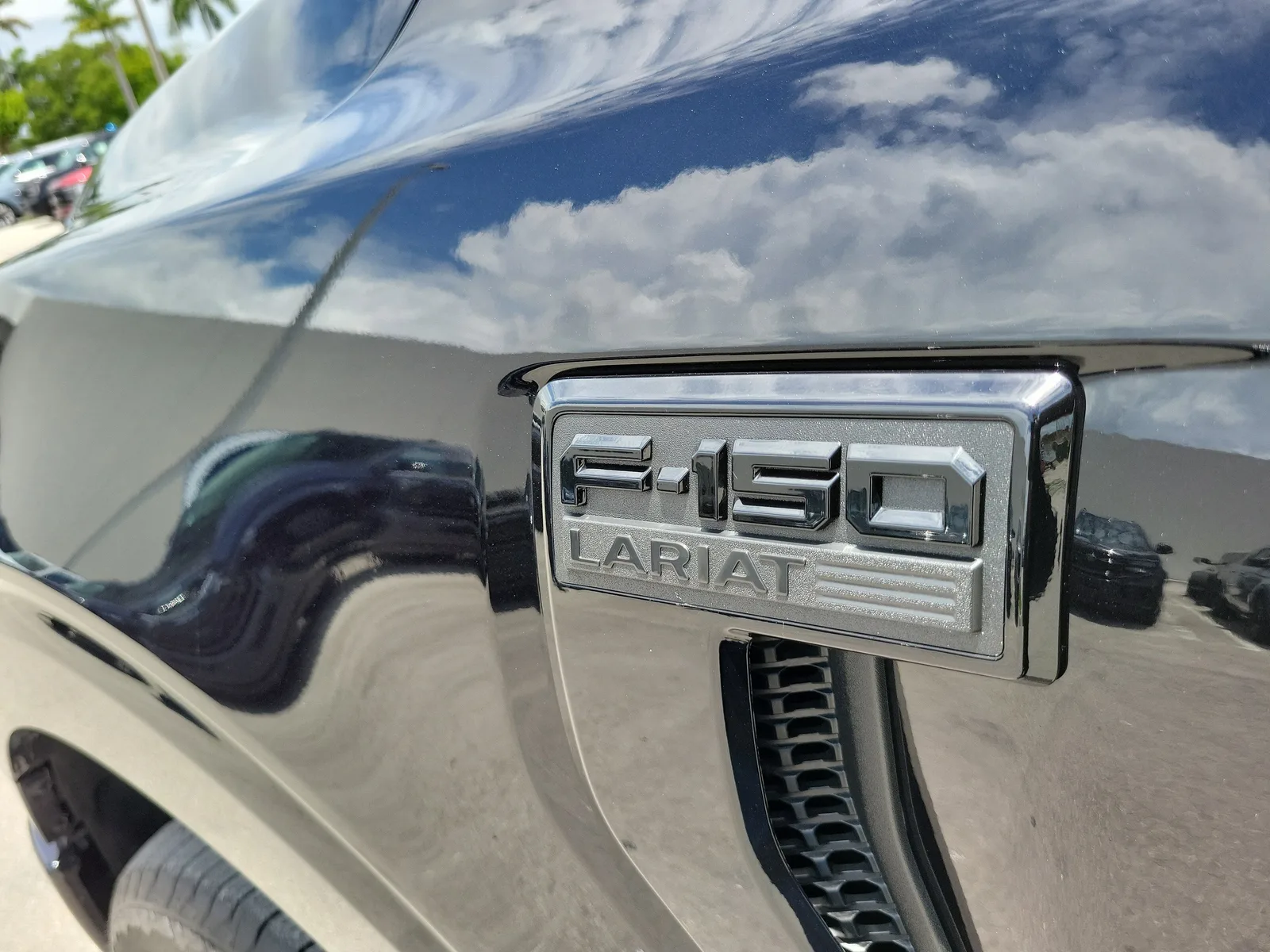 2025 Ford F-150 LARIAT 4WD photo 10