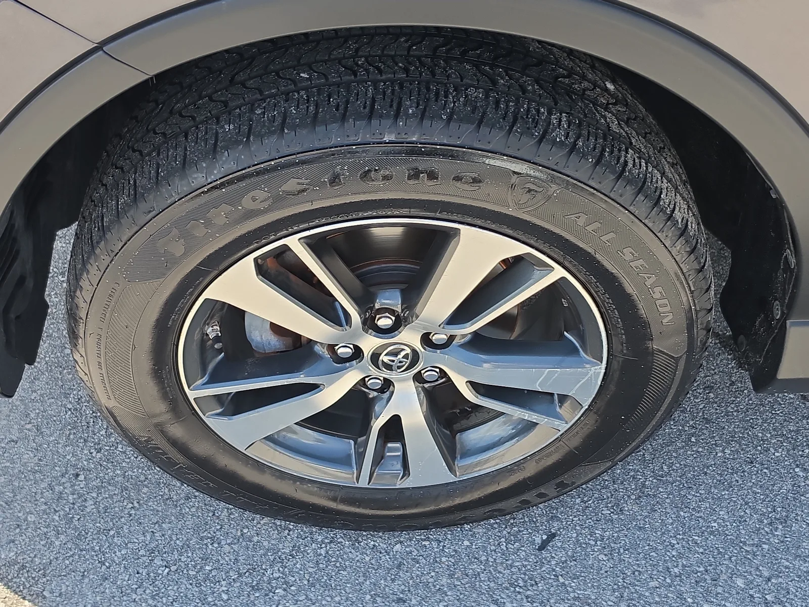 2017 Toyota RAV4 XLE photo 25