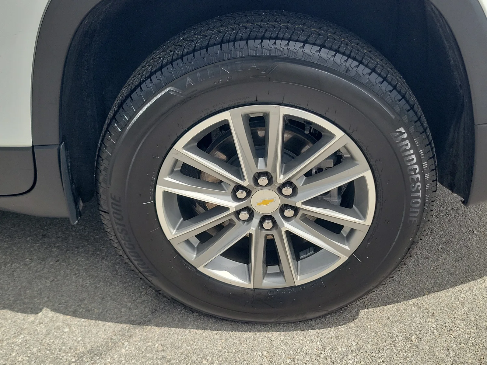 2023 Chevrolet Traverse LT Cloth photo 31