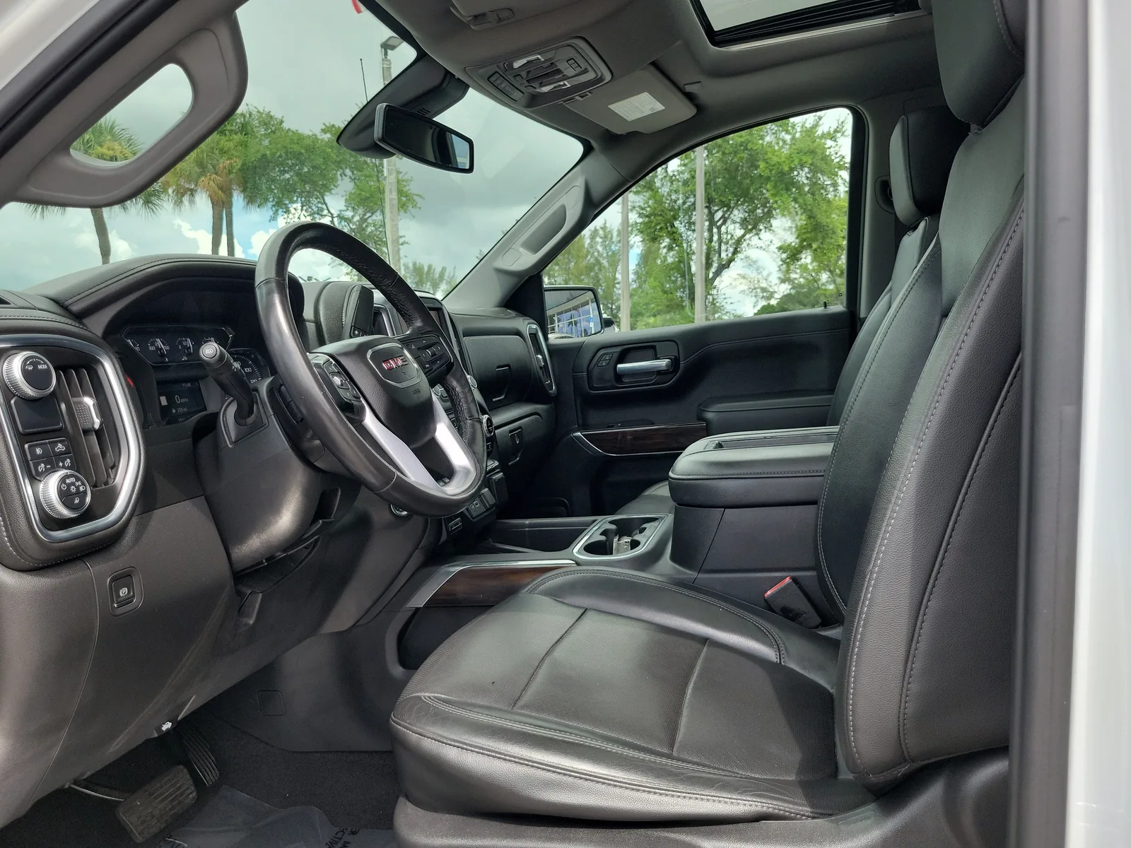 2020 GMC Sierra 1500 SLT photo 13