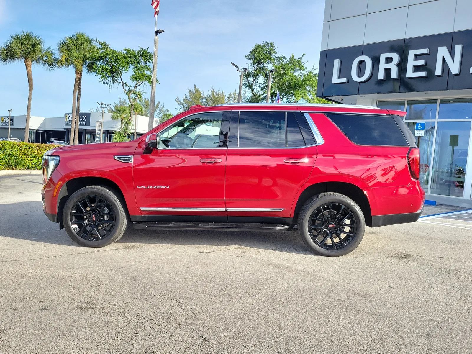 2025 GMC Yukon Elevation photo 8