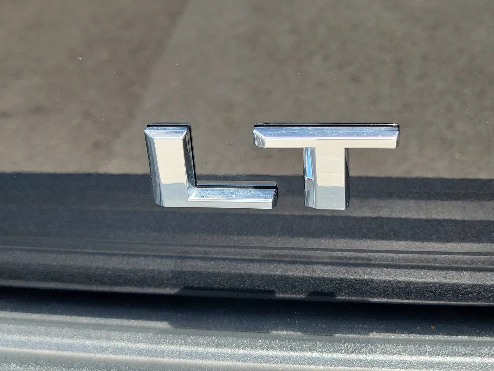 2026 Chevrolet Suburban LT photo 30