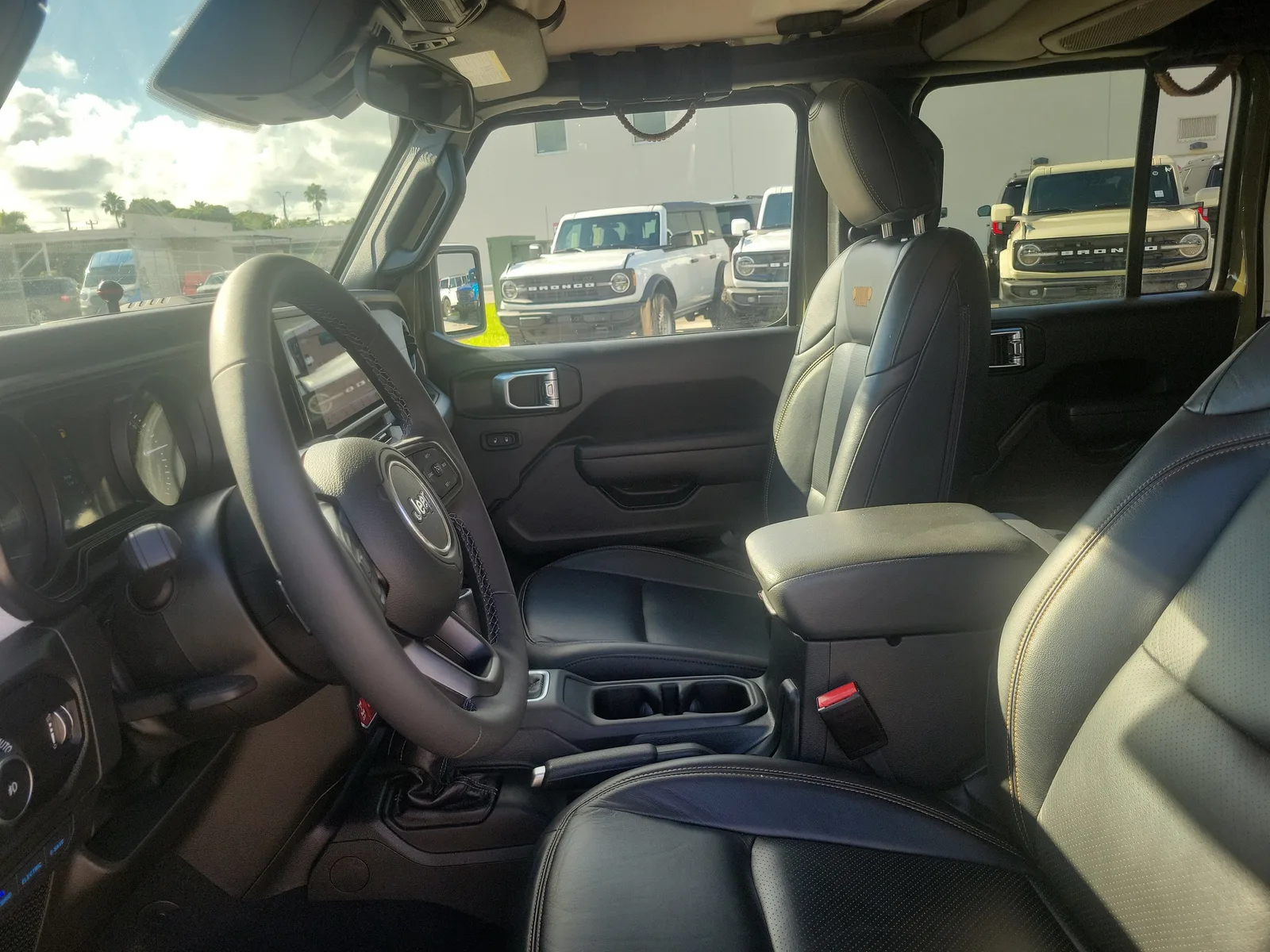 2025 Jeep Wrangler 4xe Willys 4WD photo 11