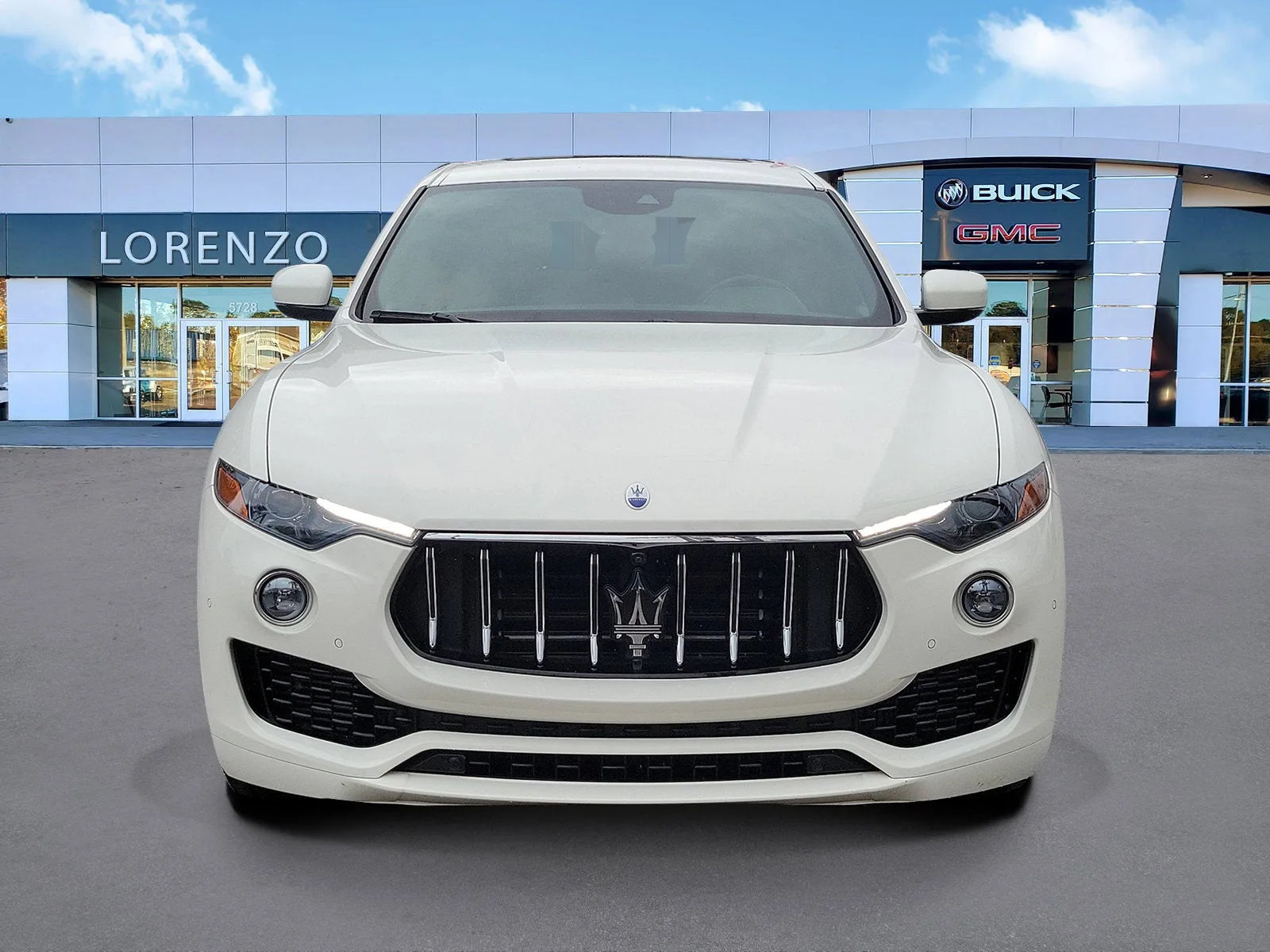 2023 Maserati Levante GT photo 2