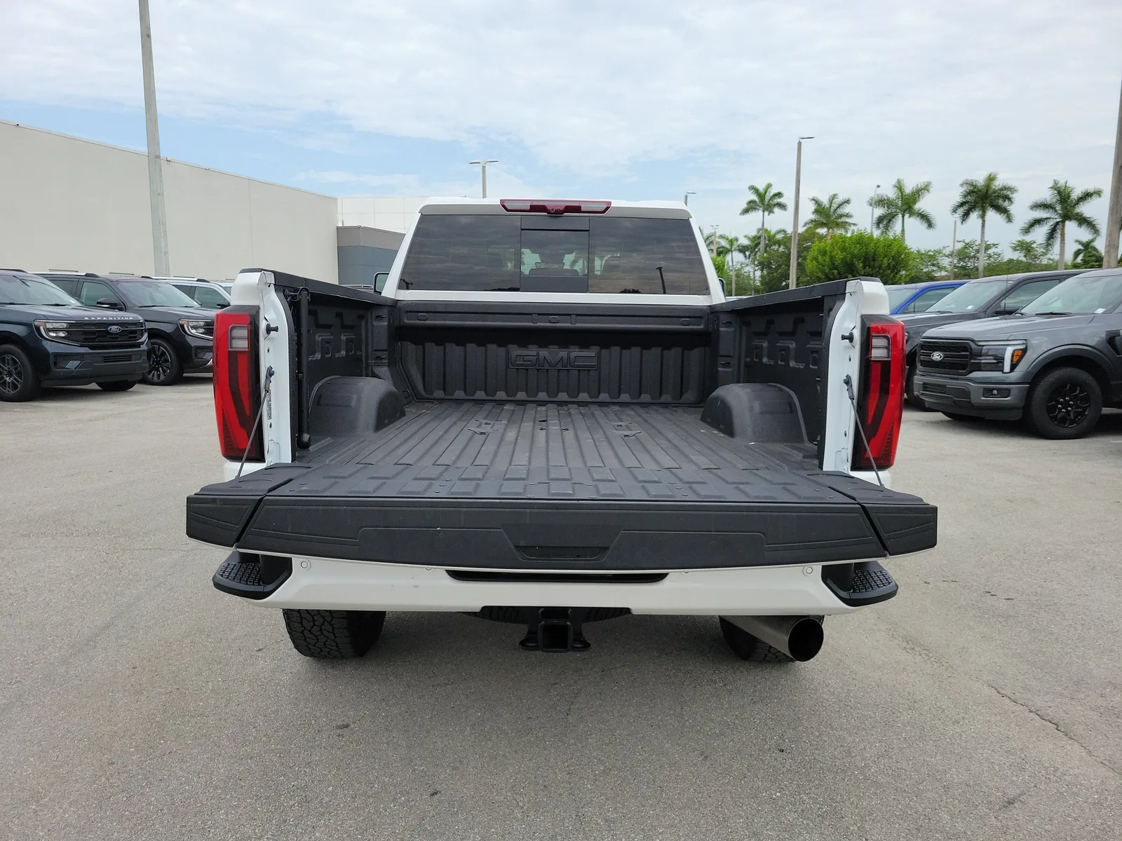 2025 GMC Sierra 2500HD Denali Ultimate 4WD Diesel photo 29