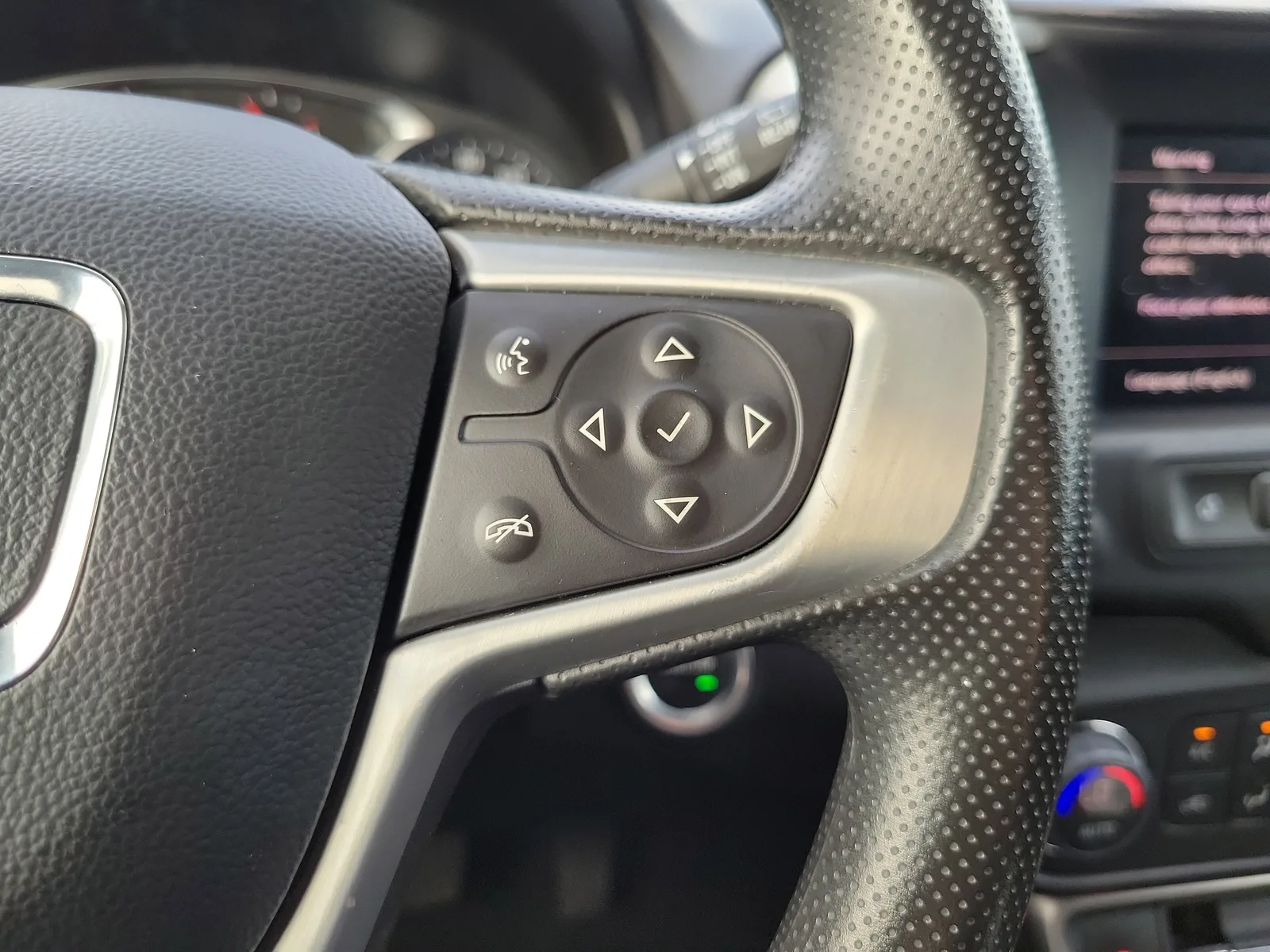 2023 GMC Terrain SLE photo 20