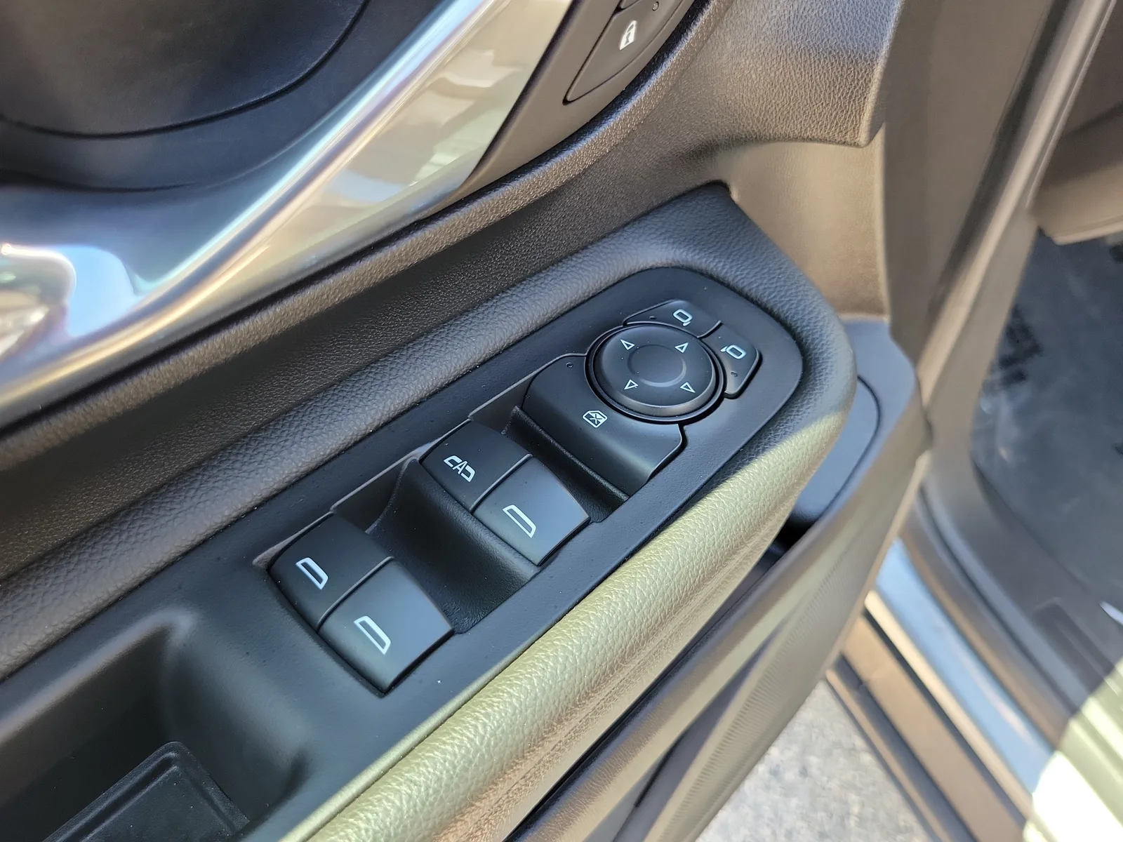 2024 GMC Terrain SLE photo 23