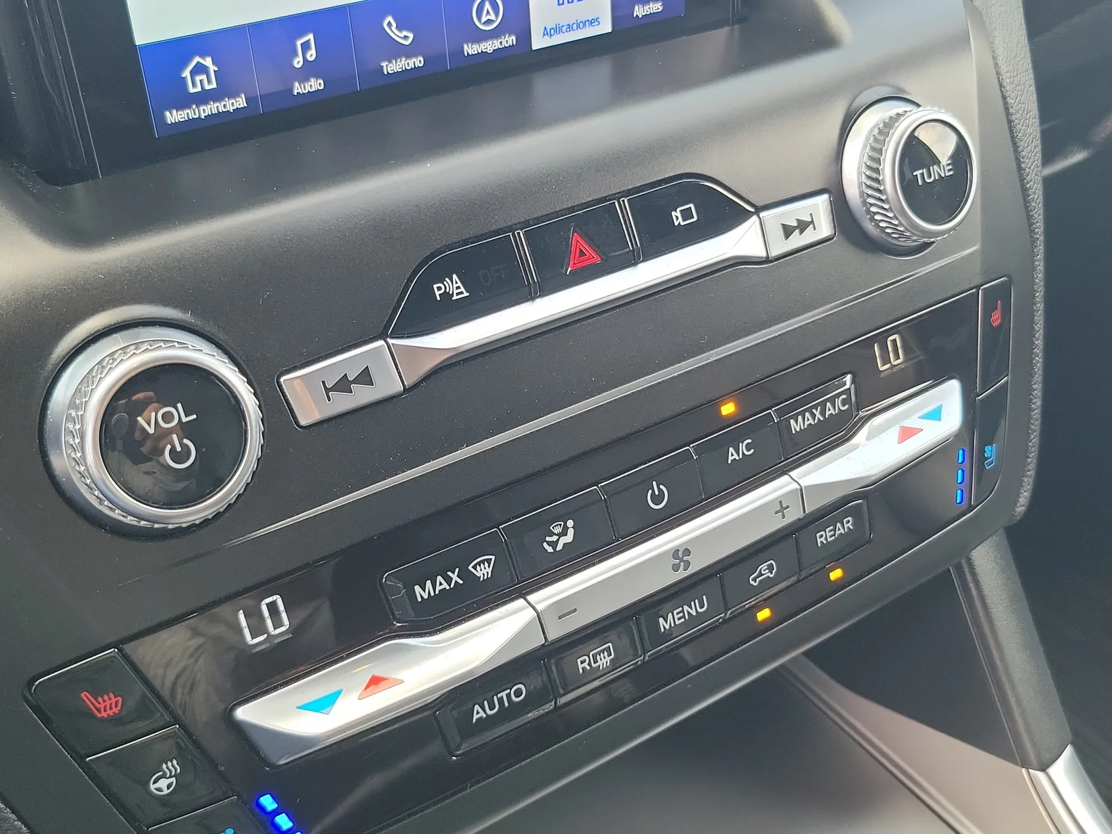 2020 Ford Explorer ST 4WD photo 27