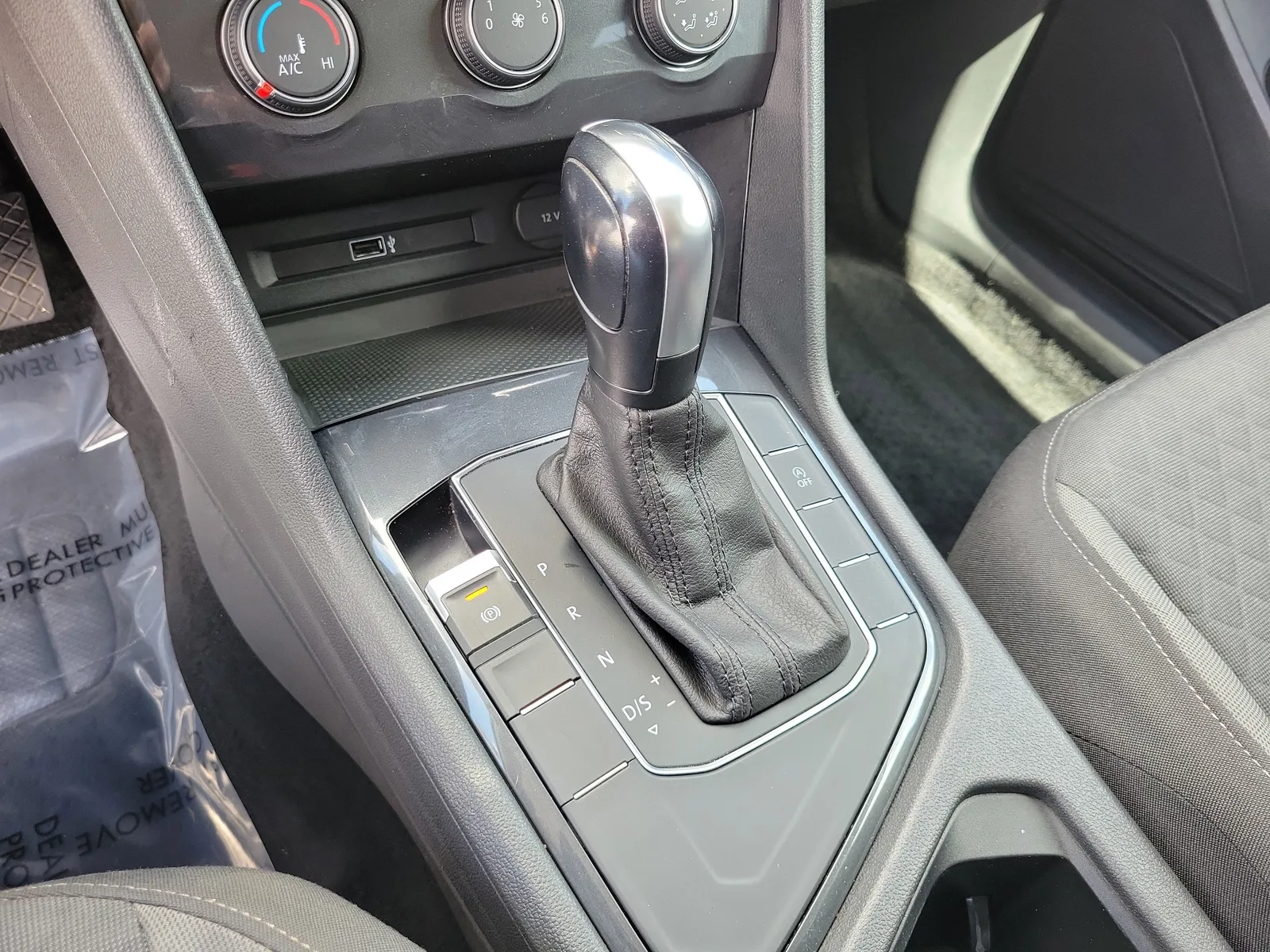 2019 Volkswagen Tiguan S photo 25