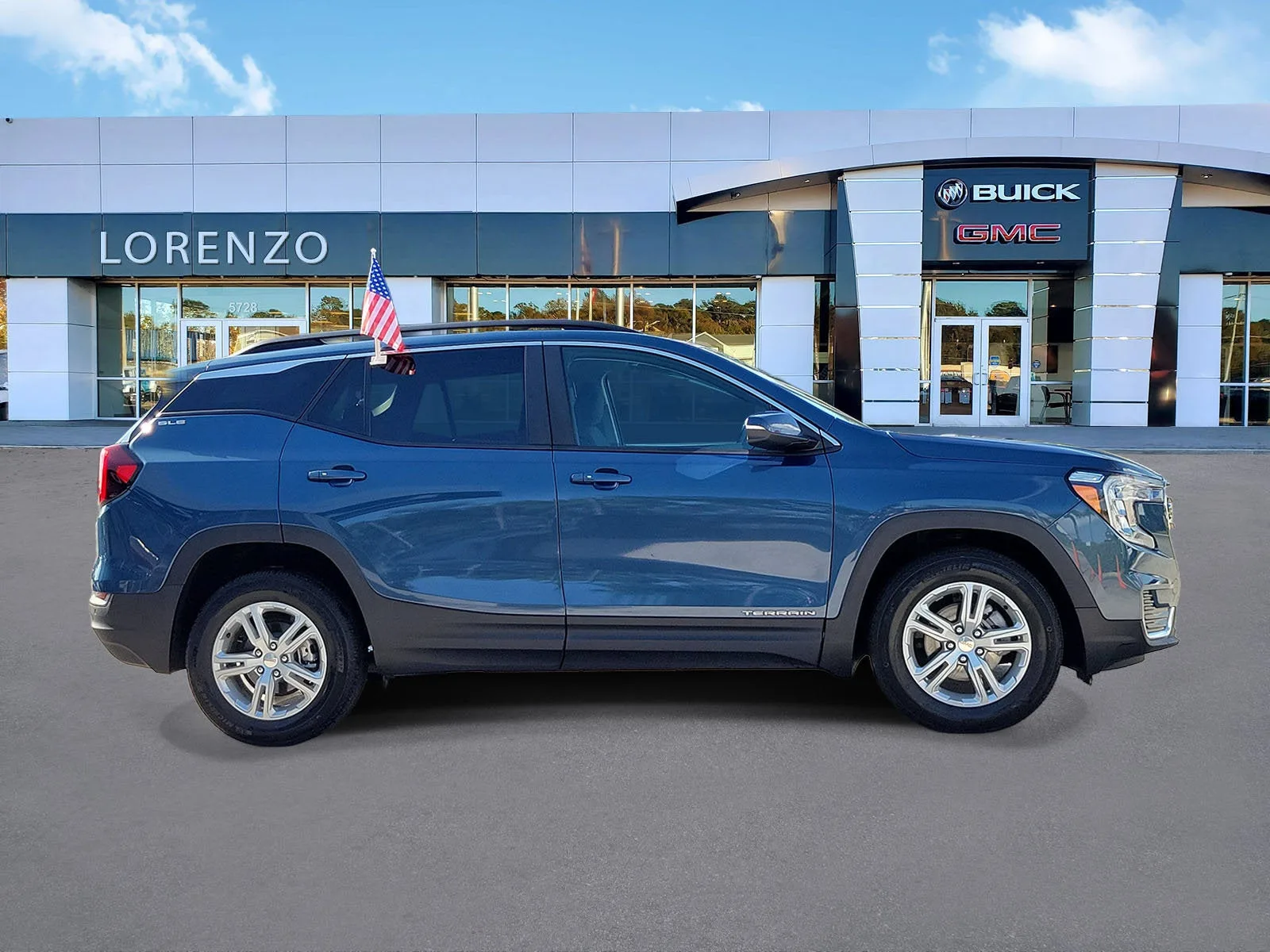 2024 GMC Terrain SLE photo 4