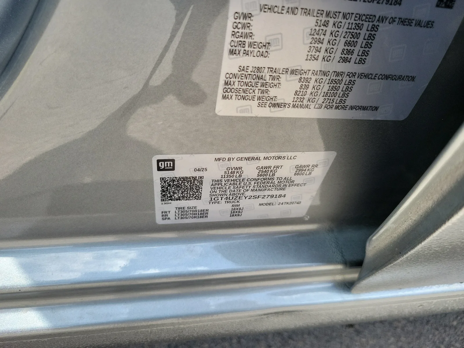 2025 GMC Sierra 2500 HD AT4X photo 32