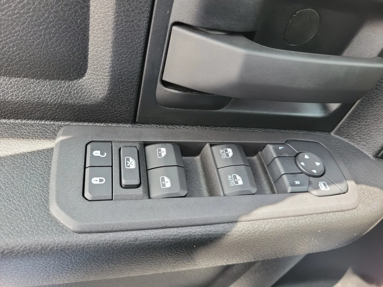 2025 RAM 2500 Tradesman 4WD photo 24